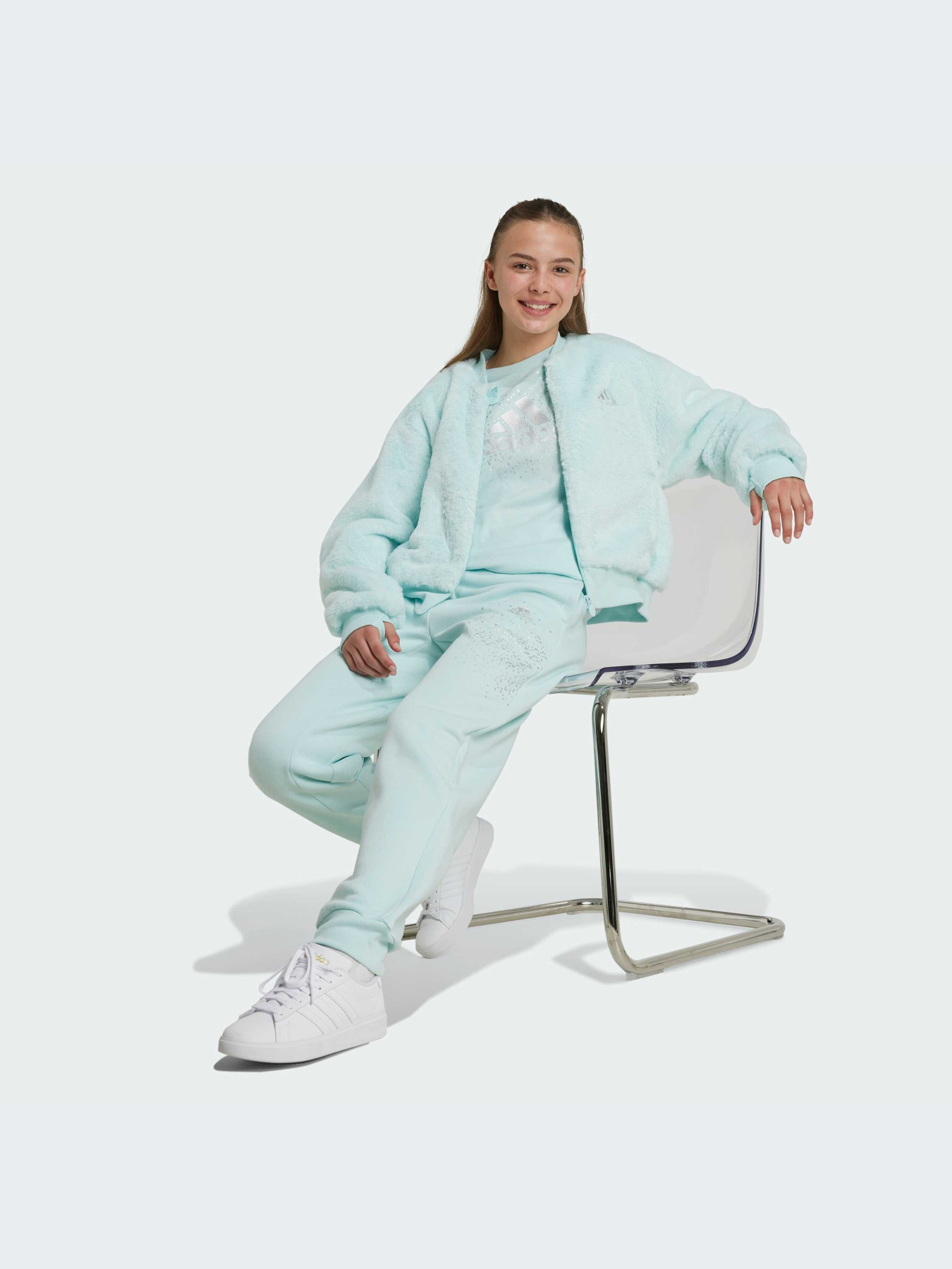 Куртки и дубленки Adidas модель IV9420-KZ Фото