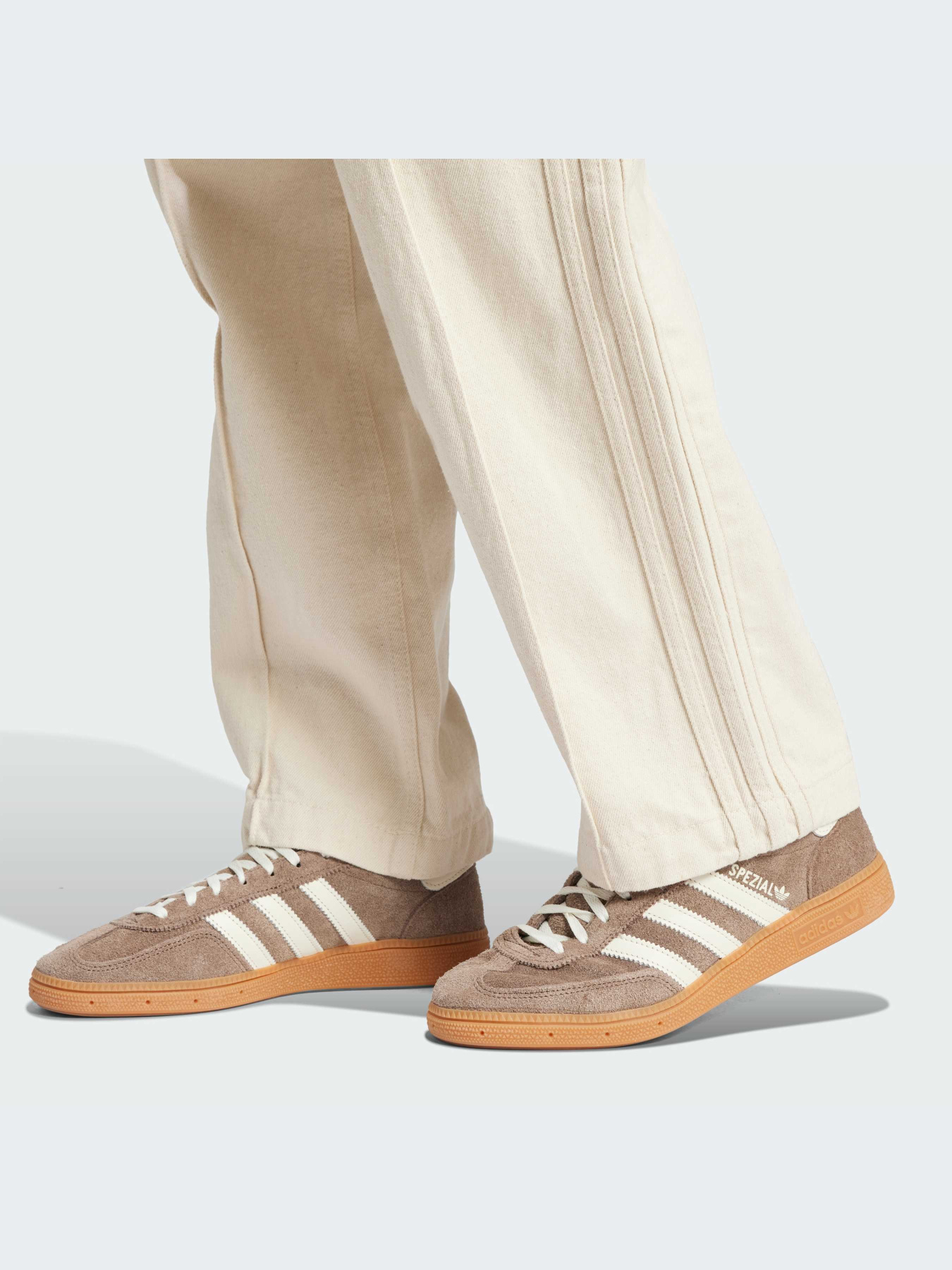 Джинсы Adidas модель IW5753-KZ Фото