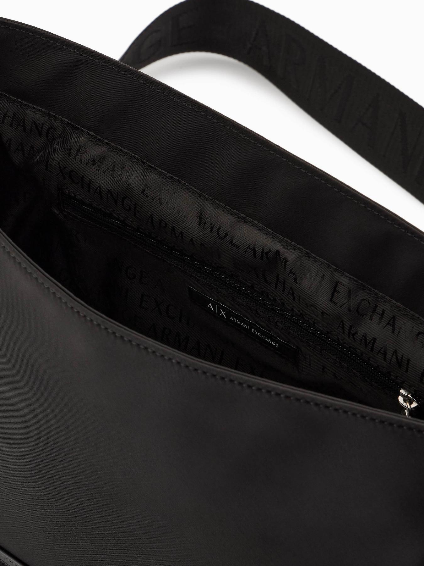 Сумки Armani Exchange модель XM000093-AF10406-UC001 Фото