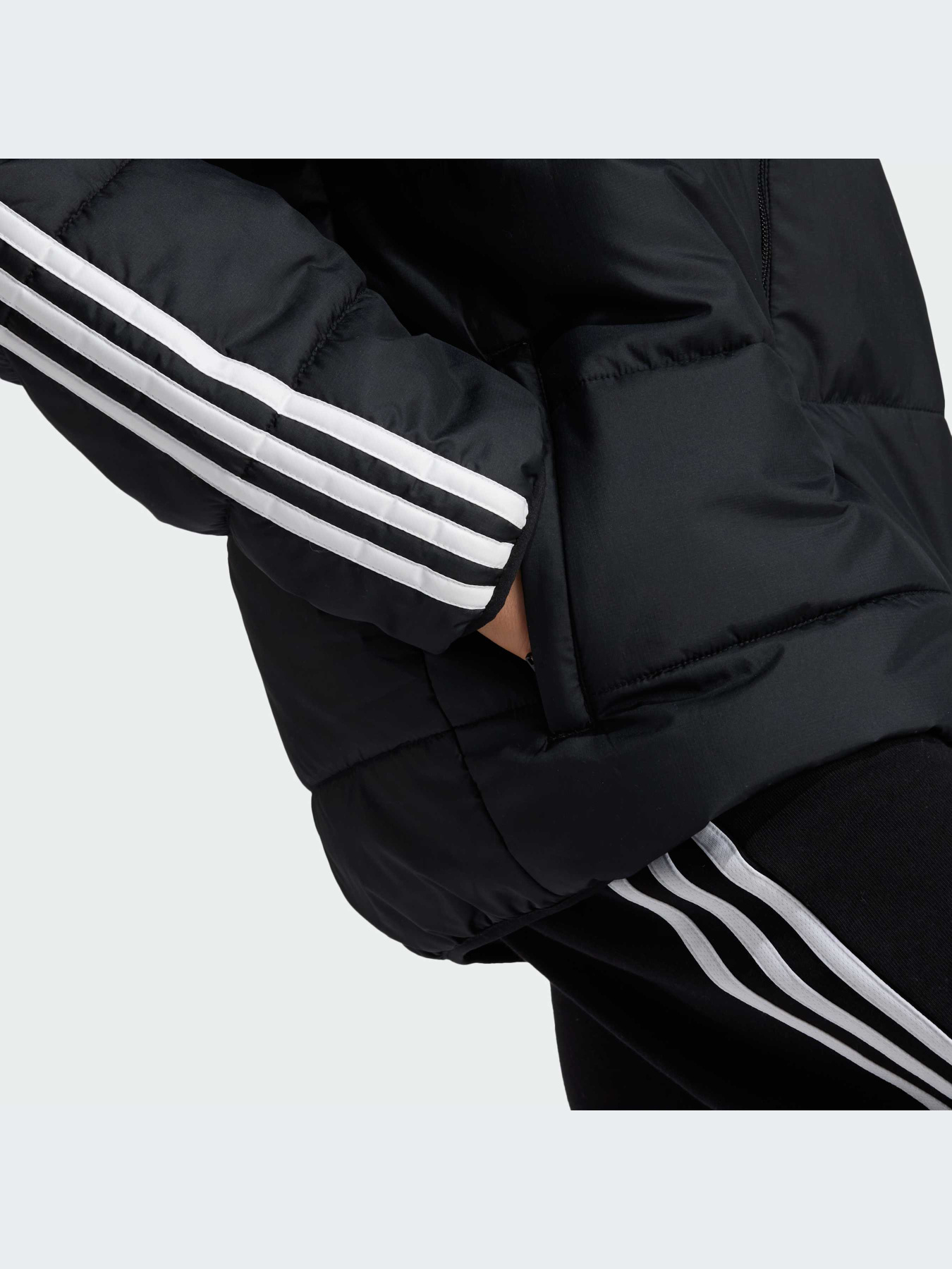Куртки и дубленки Adidas модель IV9512-KZ Фото