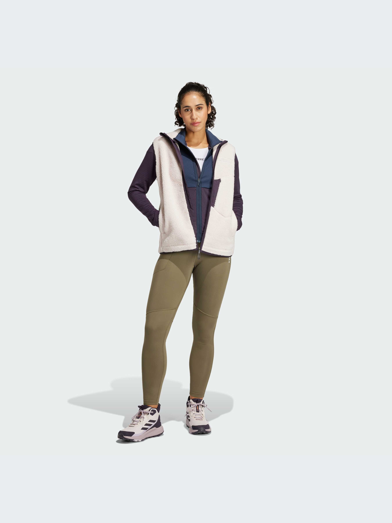 Куртки и дубленки Adidas модель IW4206-KZ Фото