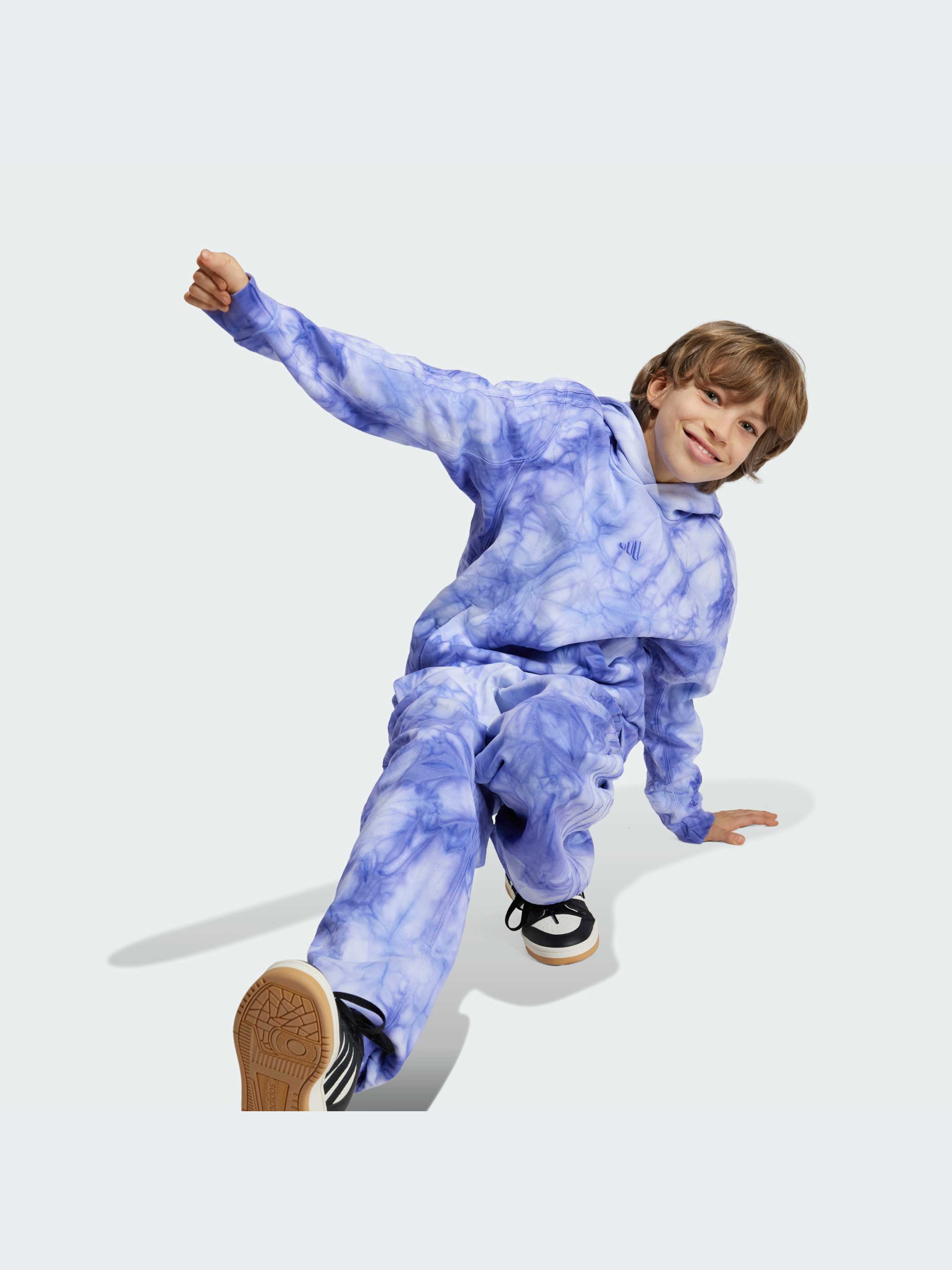 Худи и свитшоты Adidas модель IW0927-KZ Худи и свитшоты Adidas модель IW0927-KZ Фото
