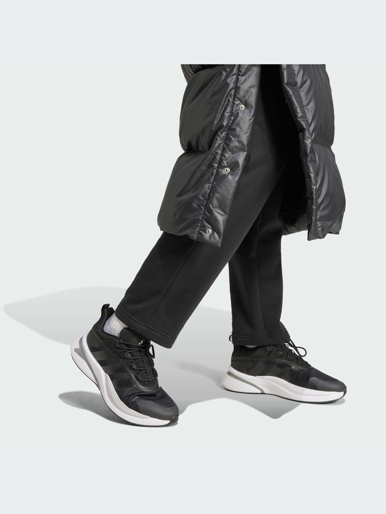Куртки и дубленки Adidas модель IV9770-KZ Фото
