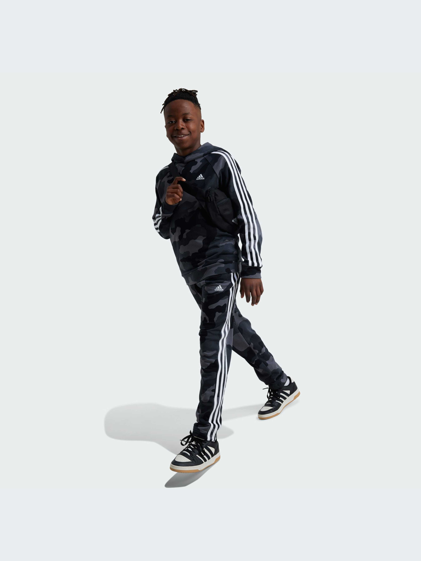 Худи и свитшоты Adidas модель IV7302-KZ Худи и свитшоты Adidas модель IV7302-KZ Фото
