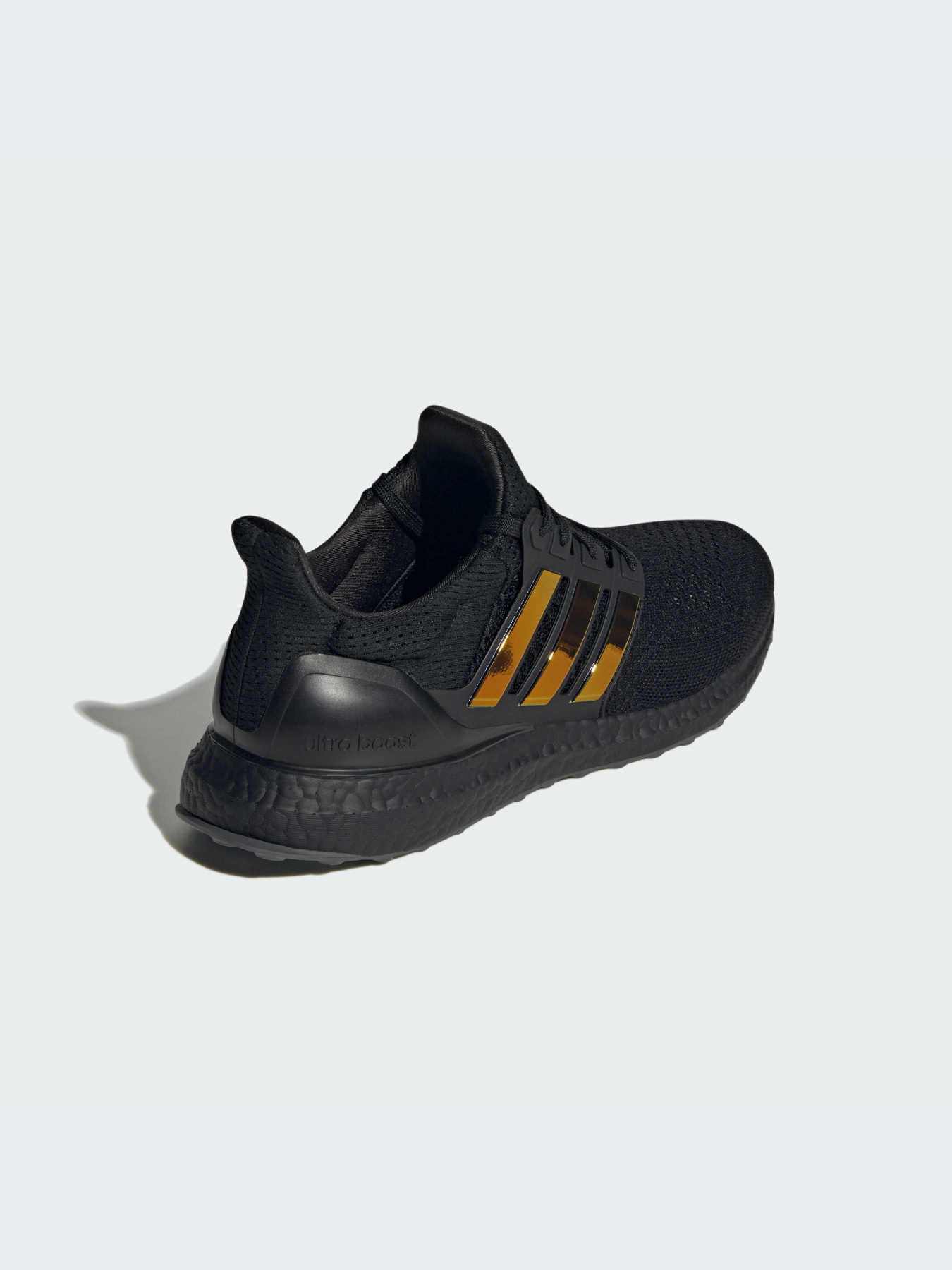 Кроссовки Adidas Ultraboost модель JH6583-KZ Фото