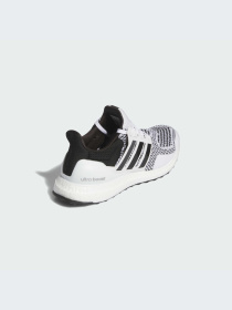 Кроссовки Adidas Ultraboost модель IH4924-KZ Фото