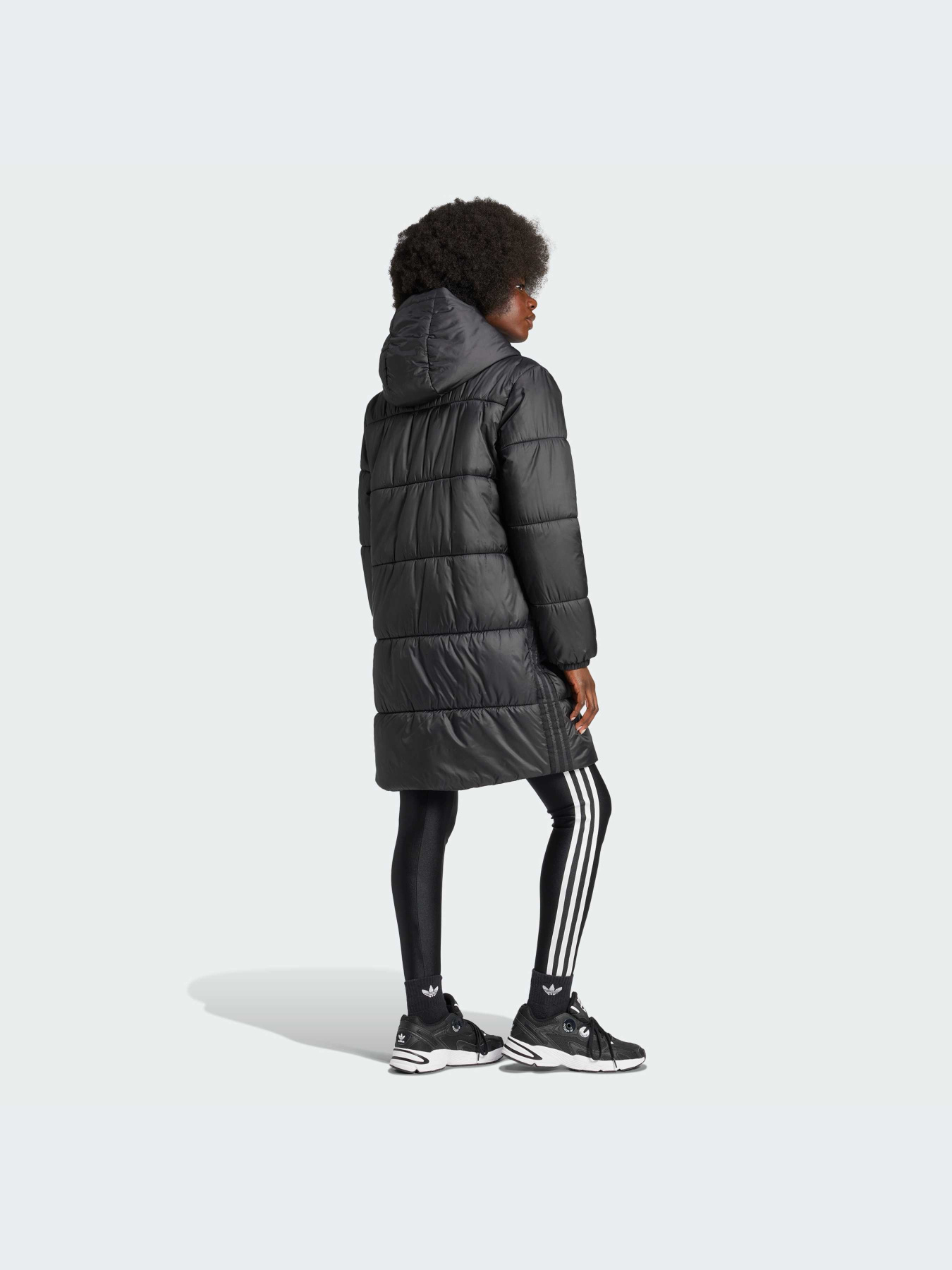 Куртки и дубленки Adidas Adicolor модель IW5858-KZ Фото