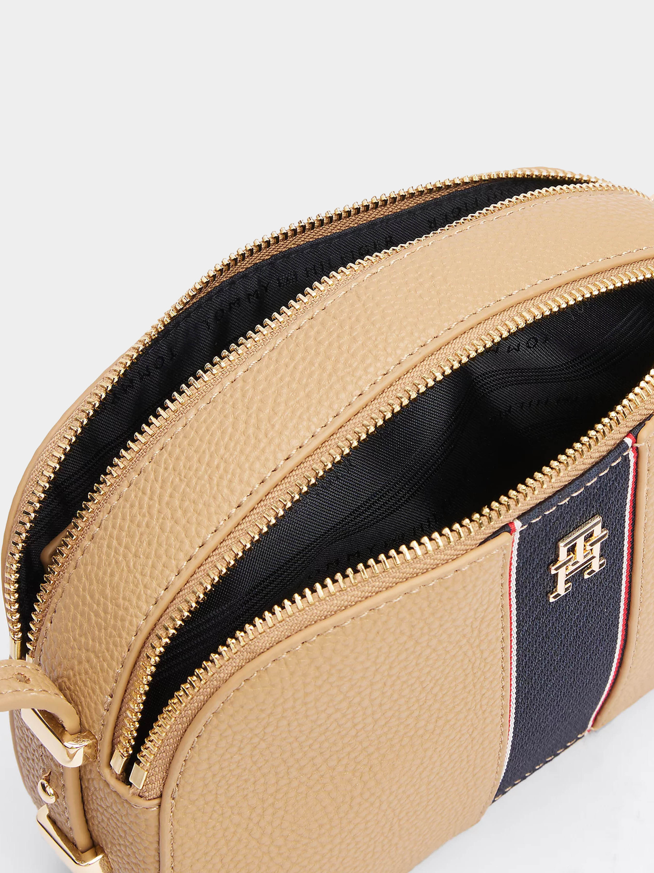 Сумки Tommy Hilfiger модель AW0AW16898-RBC Фото