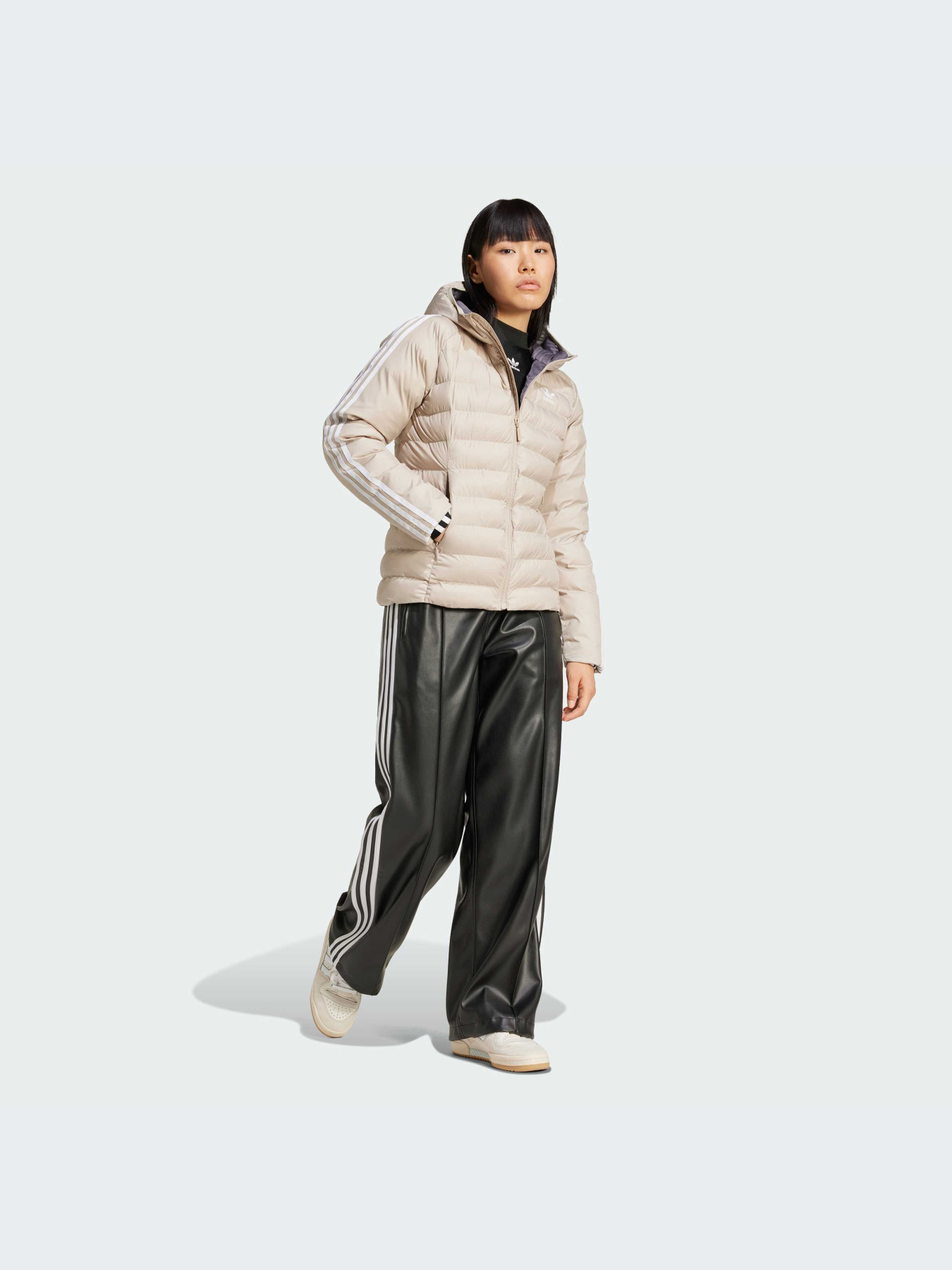 Куртки и дубленки Adidas Adicolor модель IW5850-KZ Фото