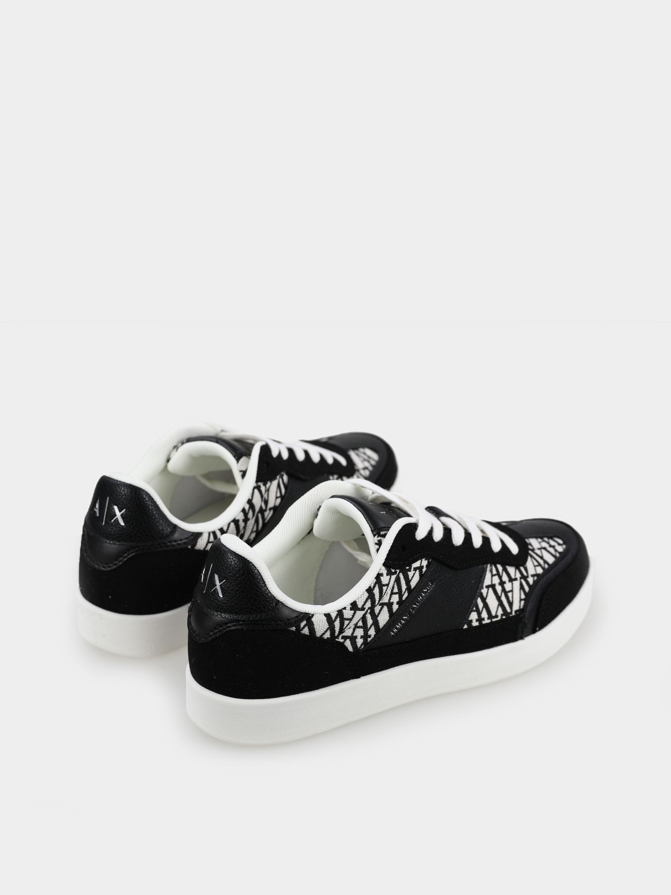 Кроссовки Armani Exchange модель XDX183-XV933-N814 Фото