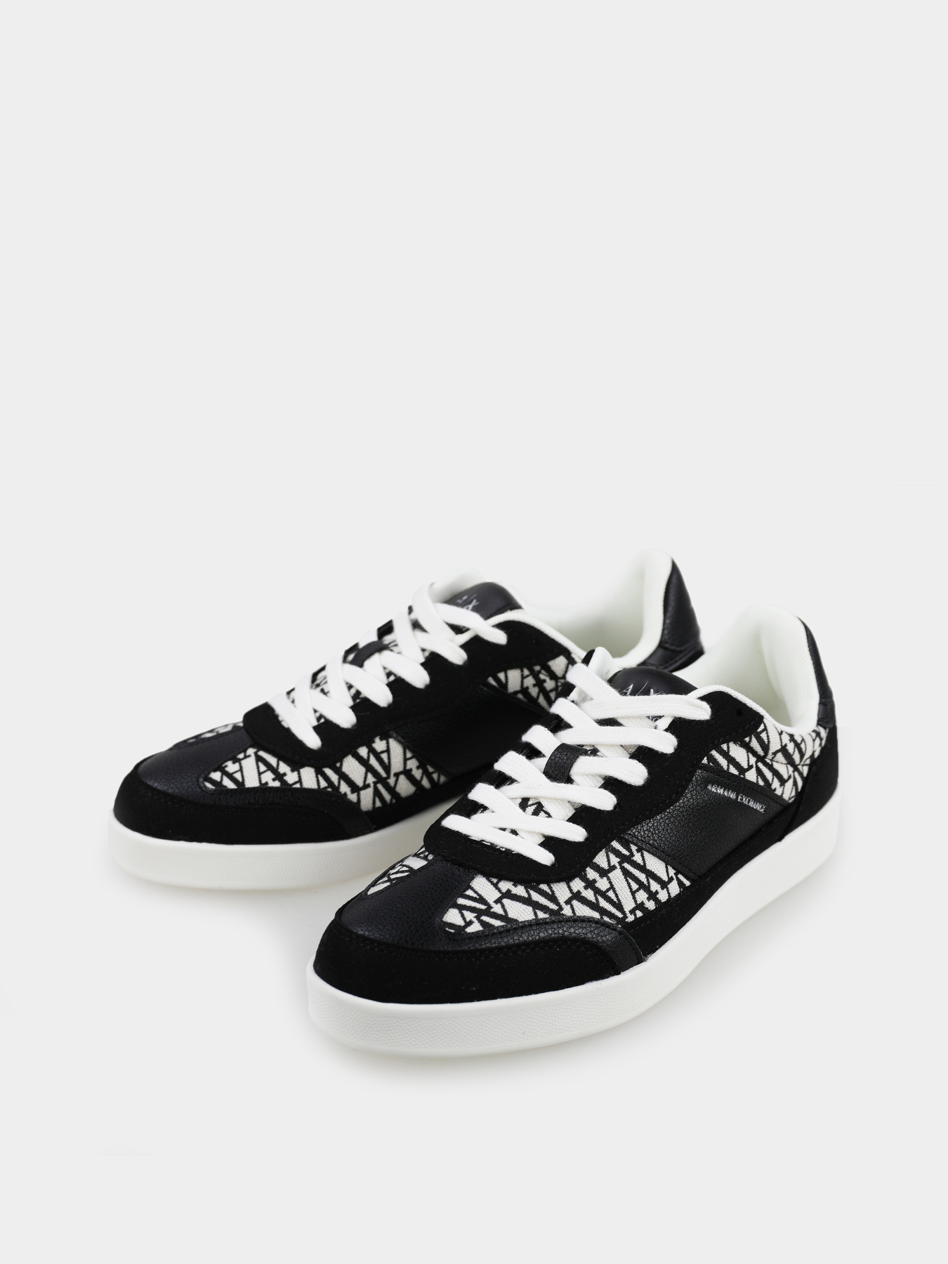 Кроссовки Armani Exchange модель XDX183-XV933-N814 Фото