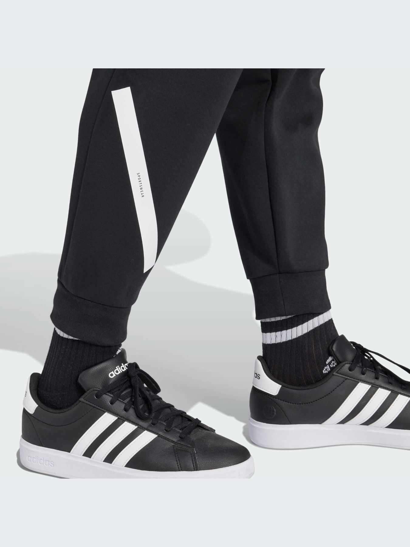 Брюки Adidas ZNE модель JD5983-KZ Фото