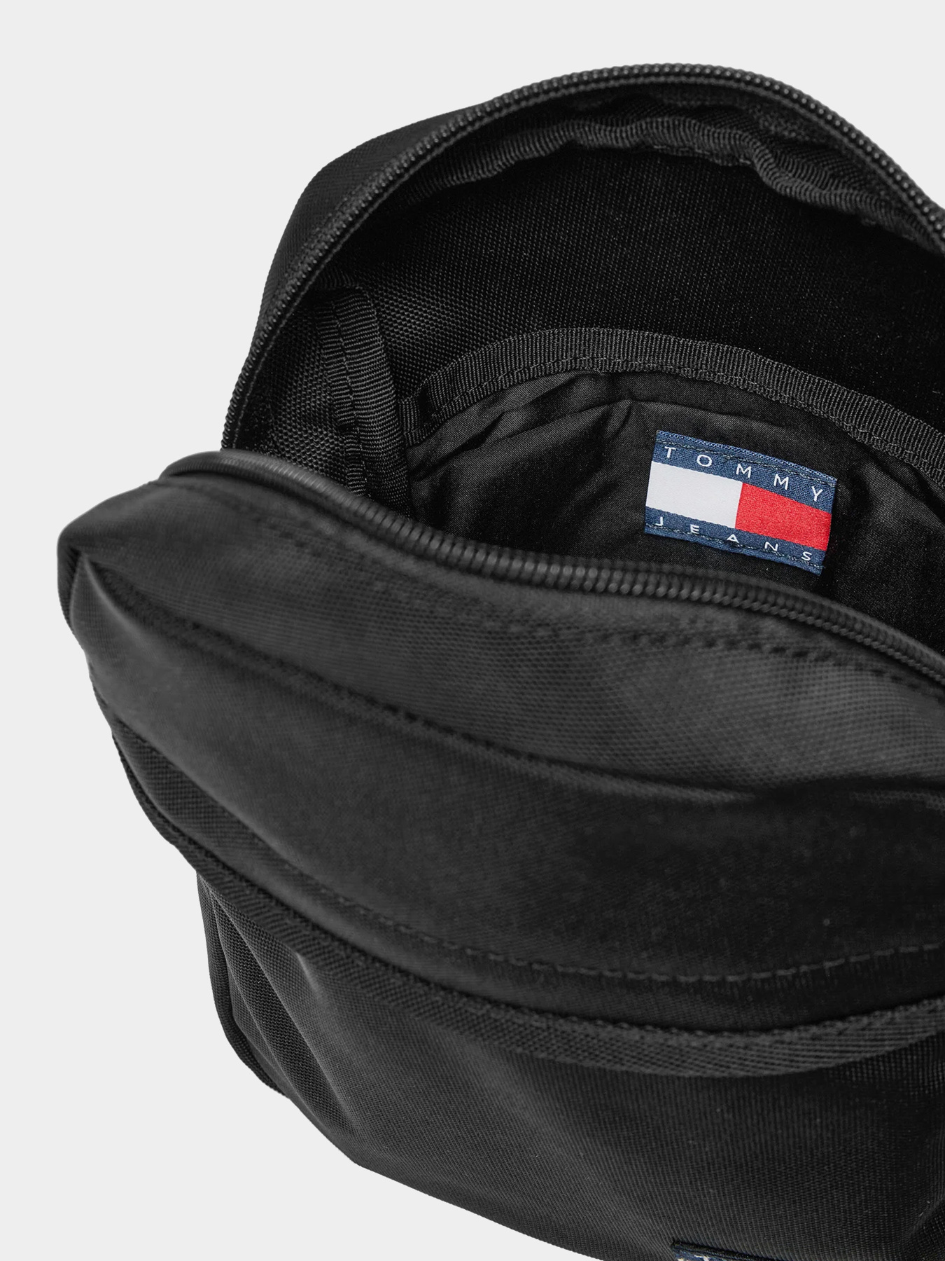 Сумки Tommy Hilfiger модель AM0AM12903-BDS Фото