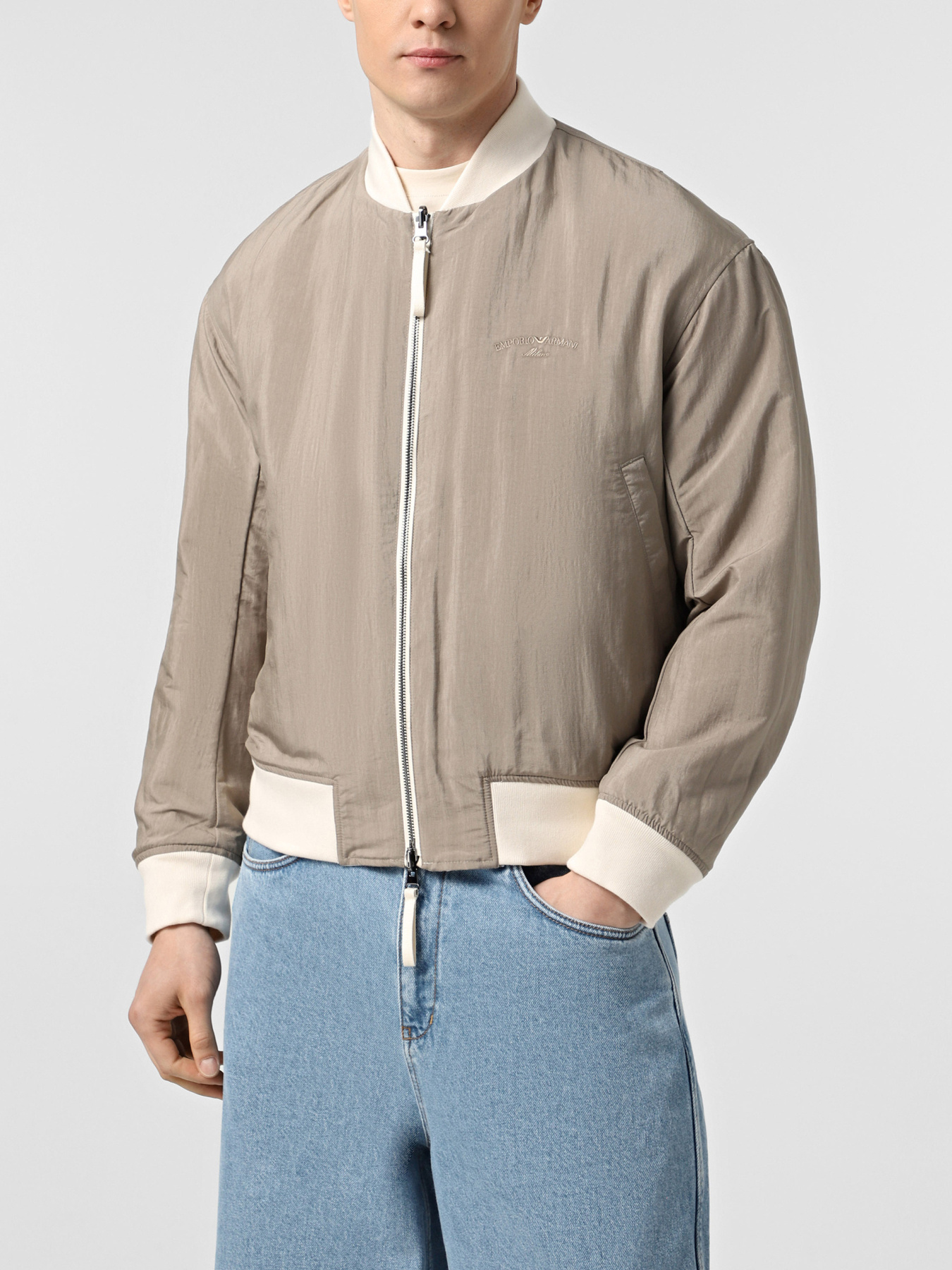 Куртки и дубленки Emporio Armani модель EM001361-AF12938-U1088 Фото