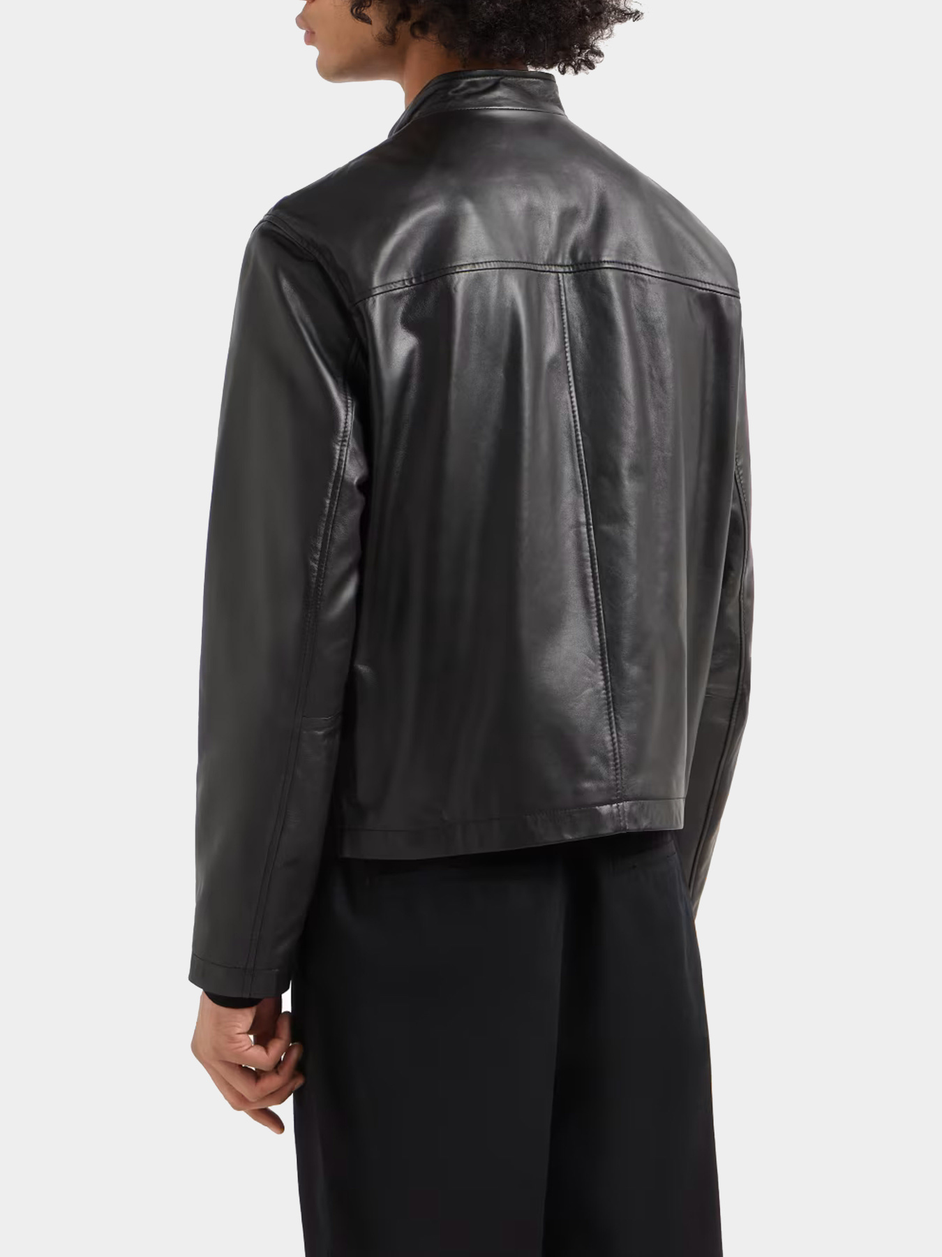 Куртки и дубленки Armani Exchange модель XM000448-AF13136-UC001 Куртки и дубленки Armani Exchange модель XM000448-AF13136-UC001 Фото