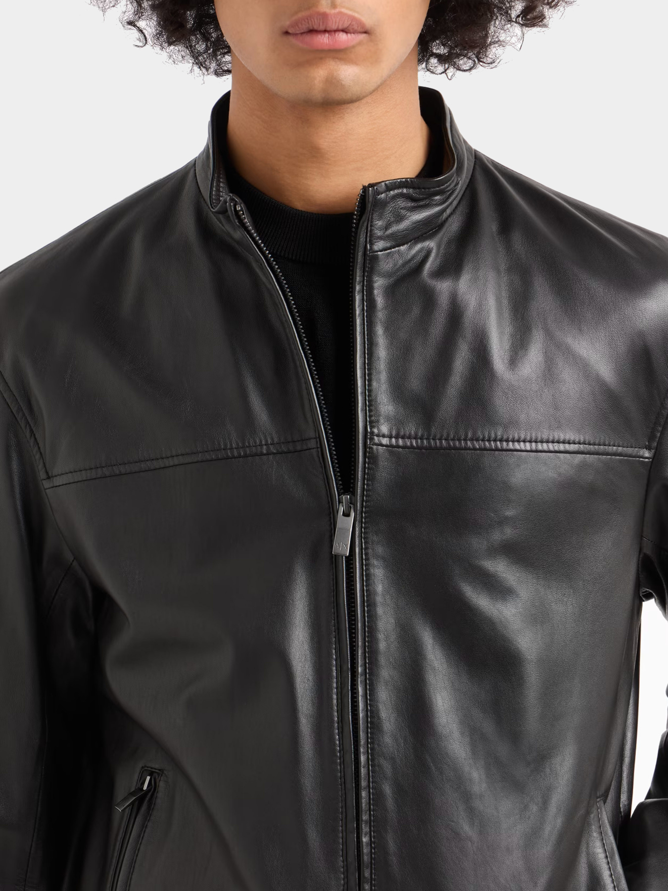 Куртки и дубленки Armani Exchange модель XM000448-AF13136-UC001 Куртки и дубленки Armani Exchange модель XM000448-AF13136-UC001 Фото