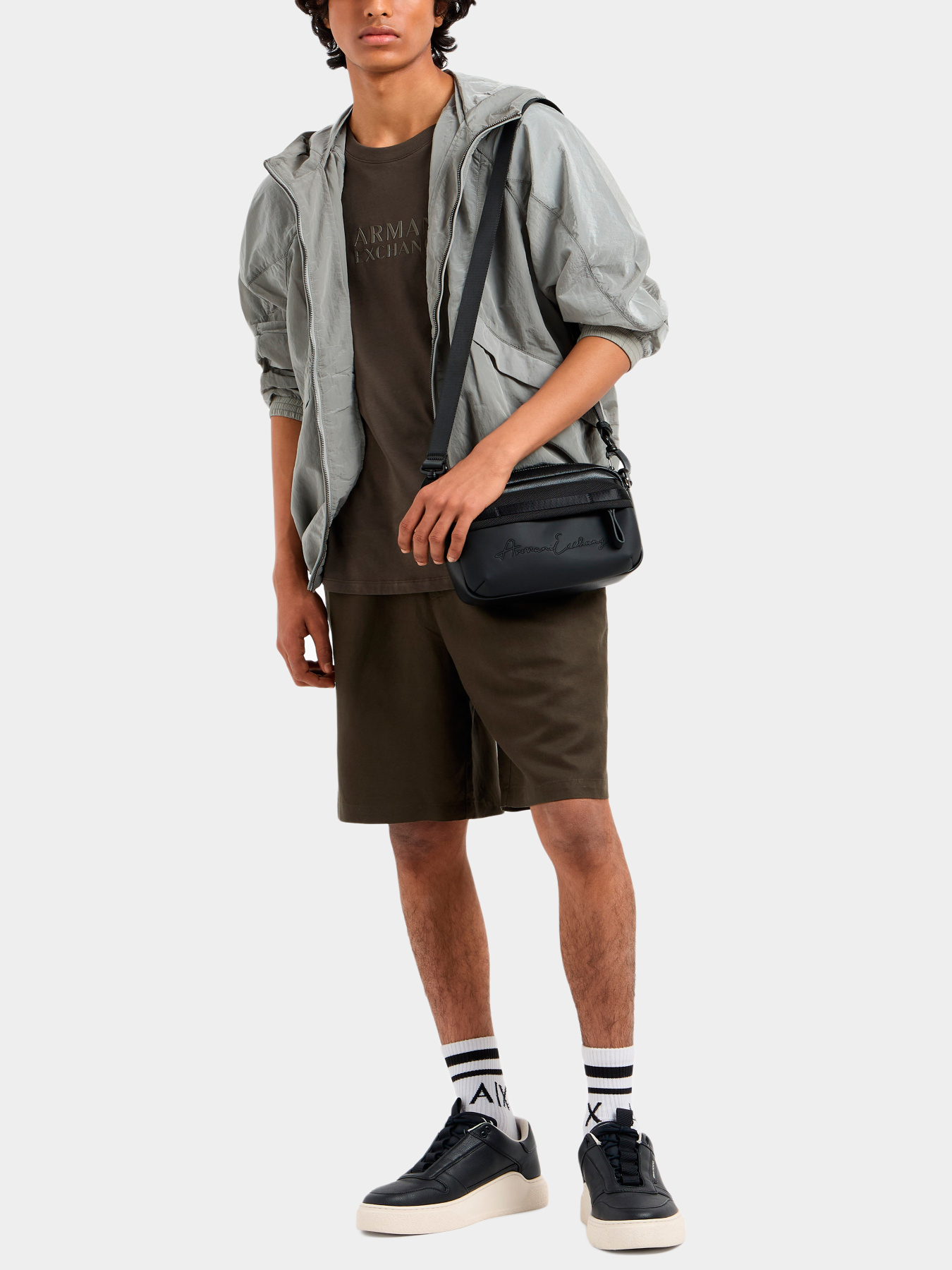 Шорты Armani Exchange модель XM000656-AF13180-U8120 Фото