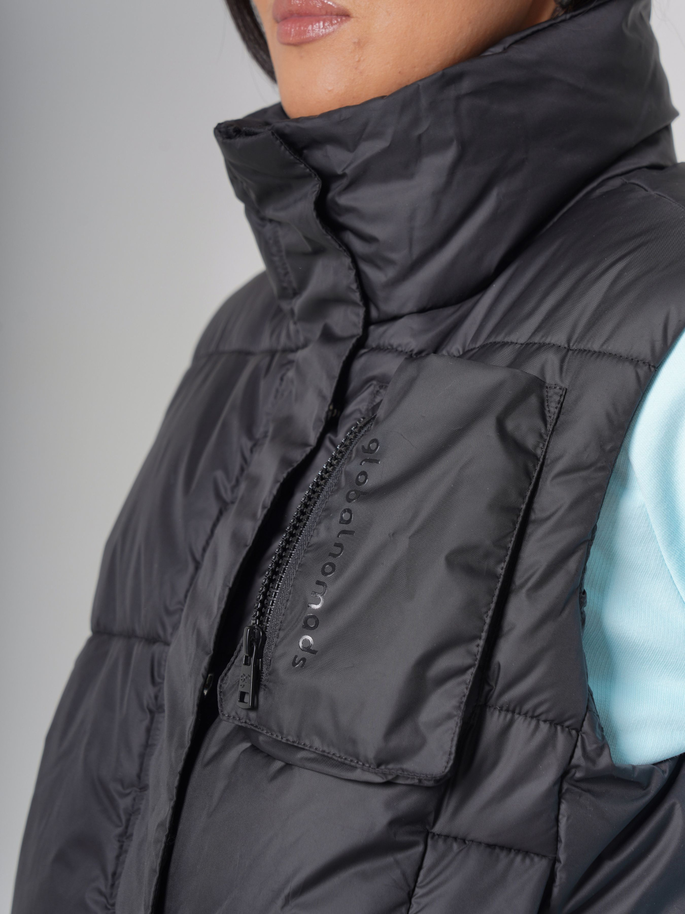 Худи и свитшоты GLOBAL NOMADS модель W_VEST_1 Фото