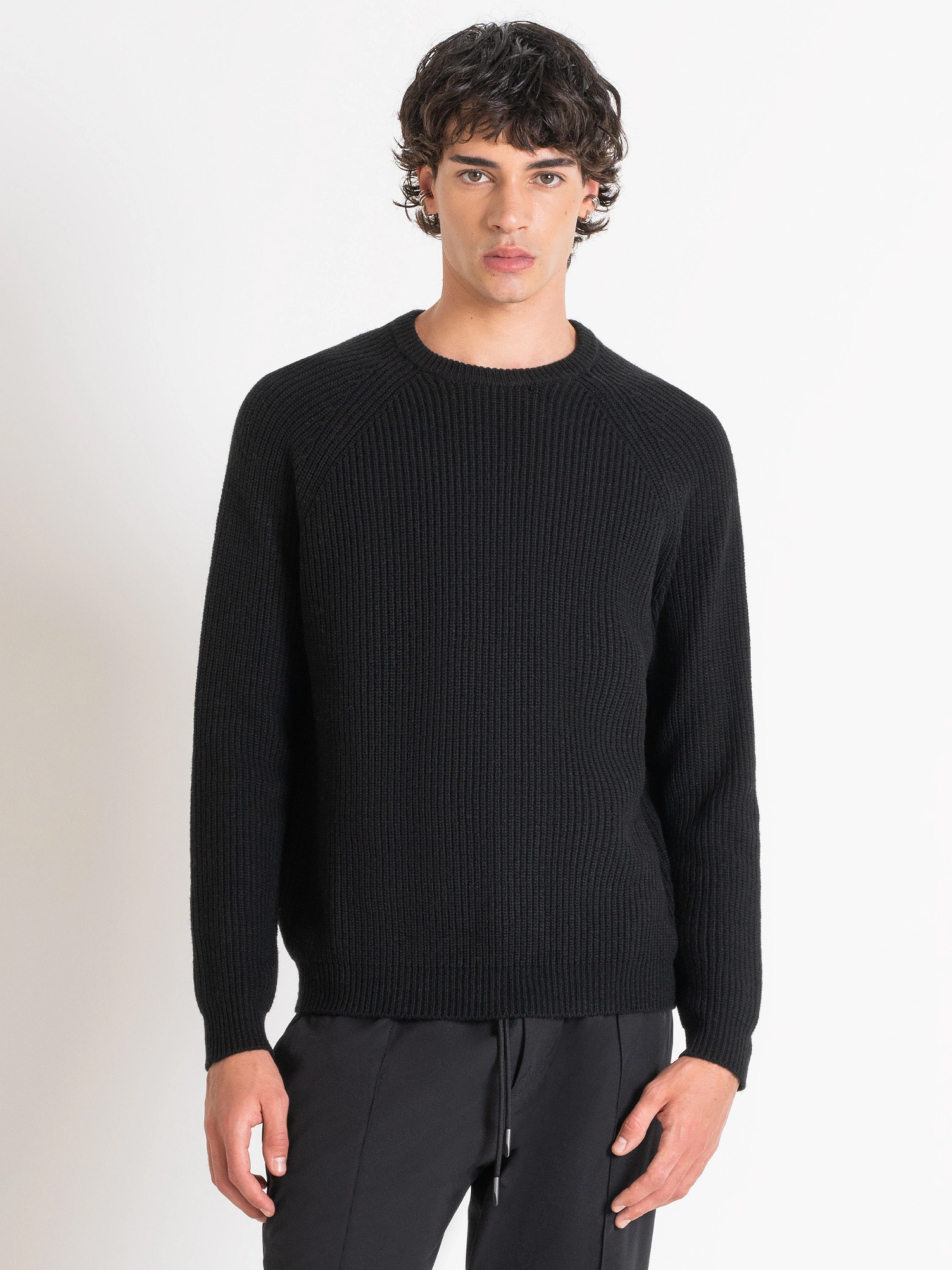 Худи и свитшоты Antony Morato модель MMSW01487-YA400146-9000 Фото