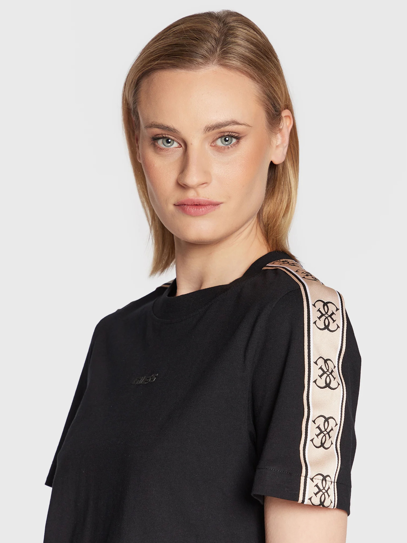 Футболки и поло GUESS модель V3RI08-I3Z14-JBLK Фото