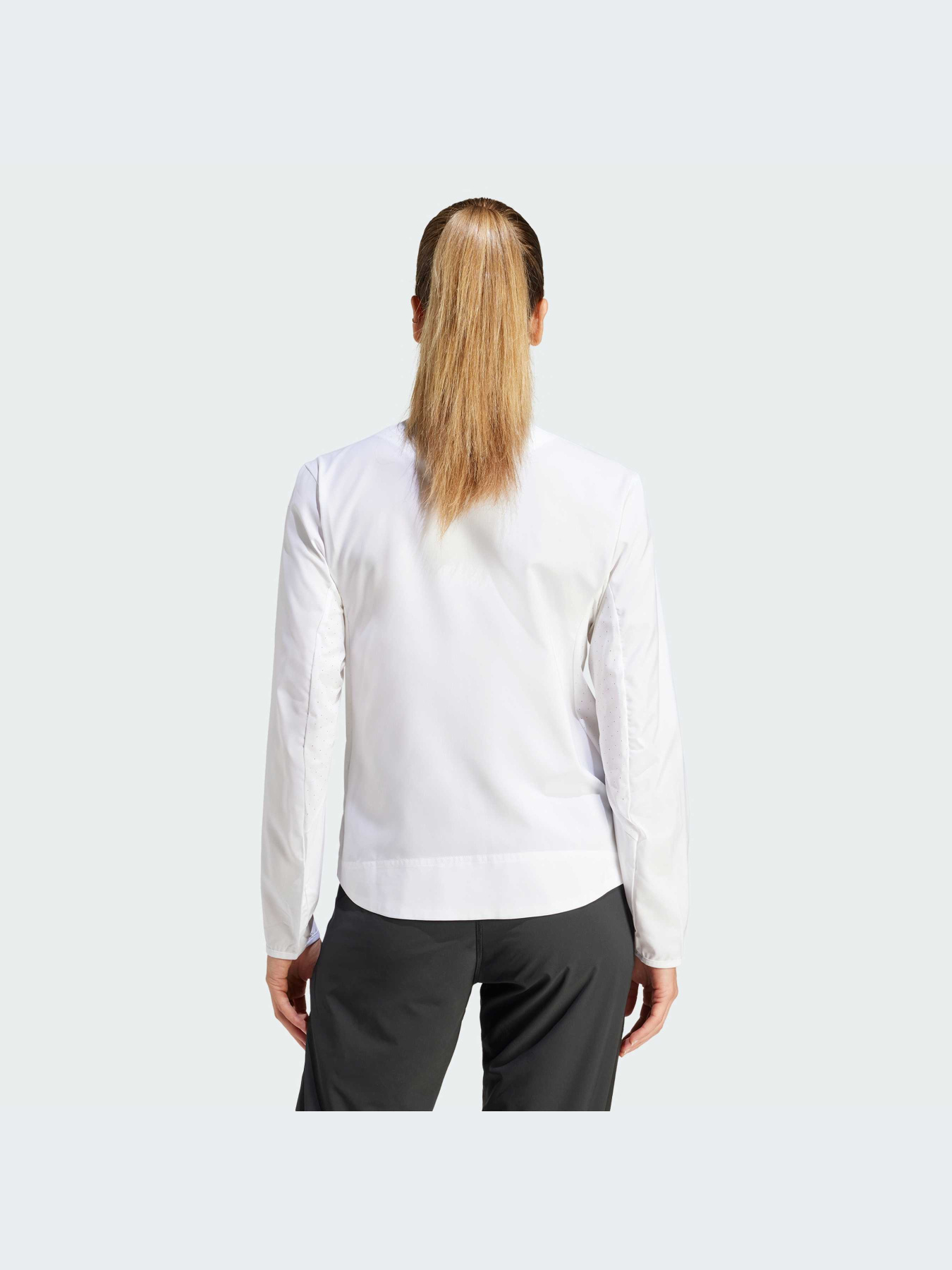 Куртки и дубленки Adidas модель IT7596-KZ Фото