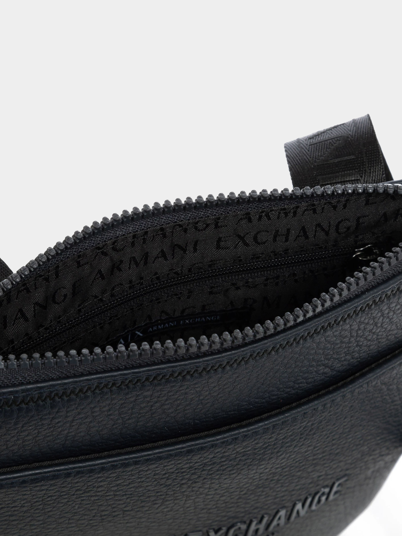Сумки Armani Exchange модель XM000155-AF11931-UB101 Фото