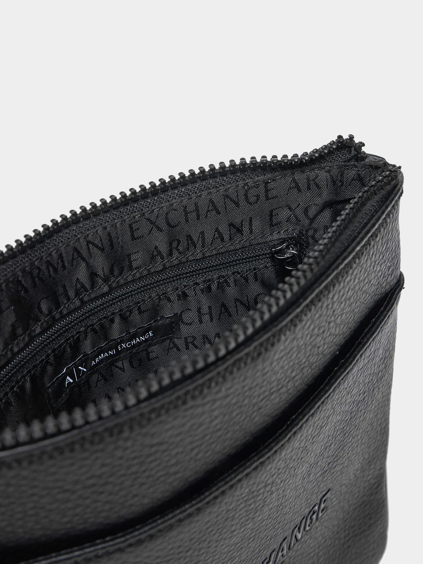 Сумки Armani Exchange модель XM000155-AF11931-UC001 Фото