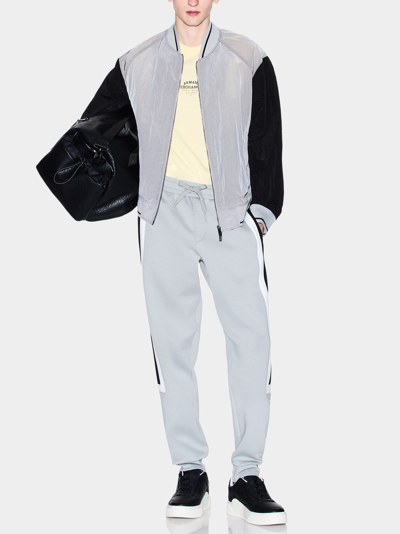 Брюки Armani Exchange модель XM000522-AF13047-U8051 Фото