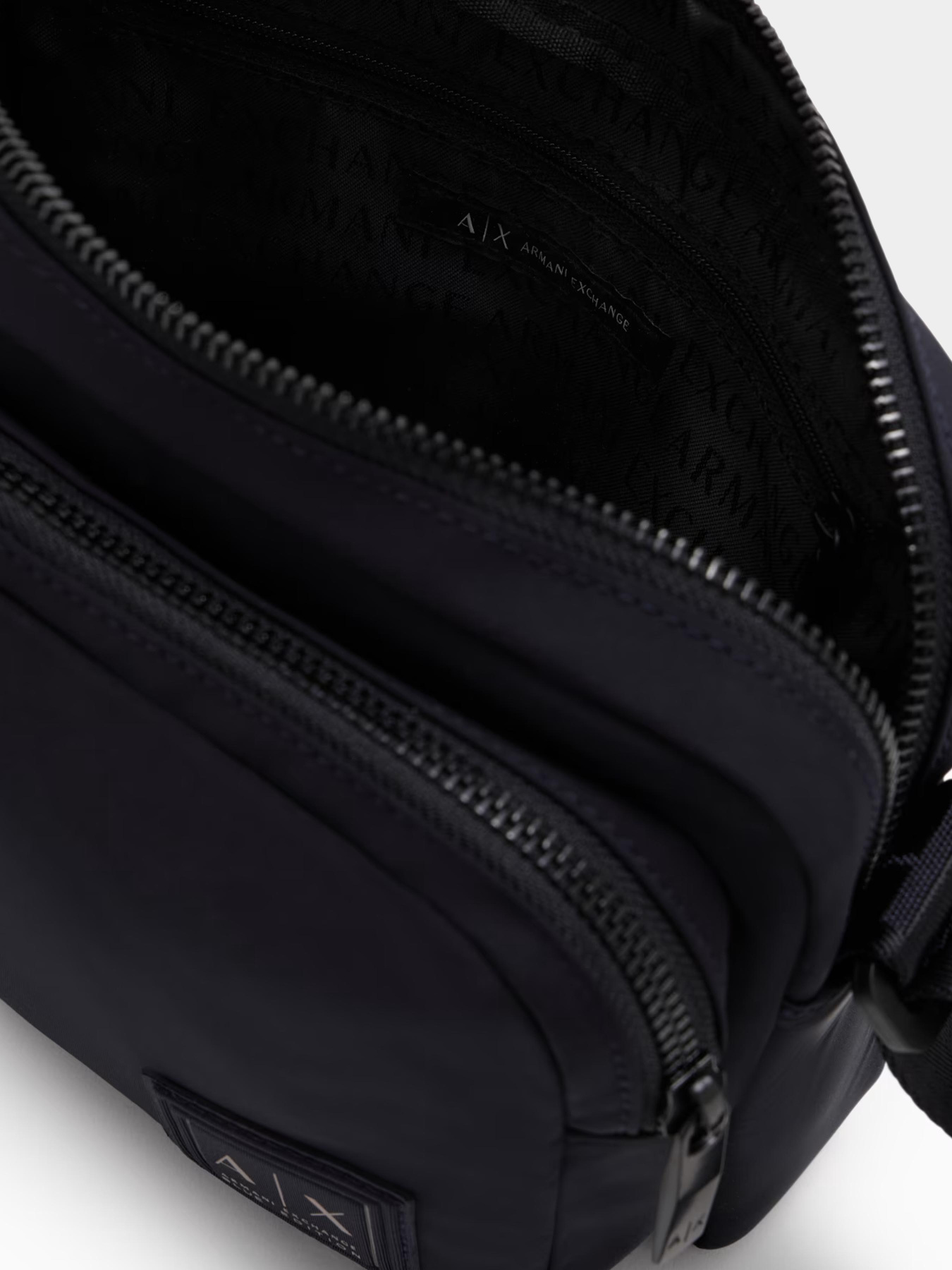 Сумки Armani Exchange модель XM000681-AF12908-UB101 Фото