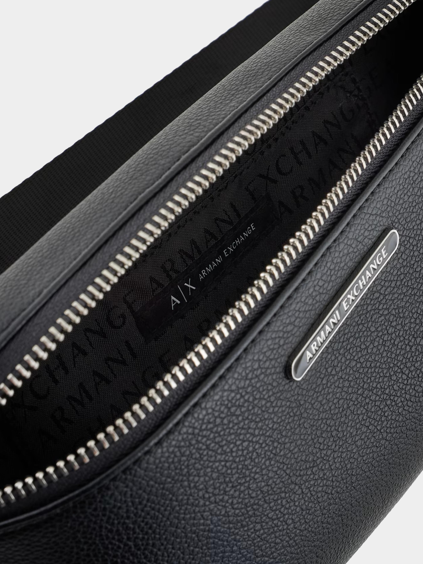 Сумки Armani Exchange модель XM000848-AF12134-UC001 Фото