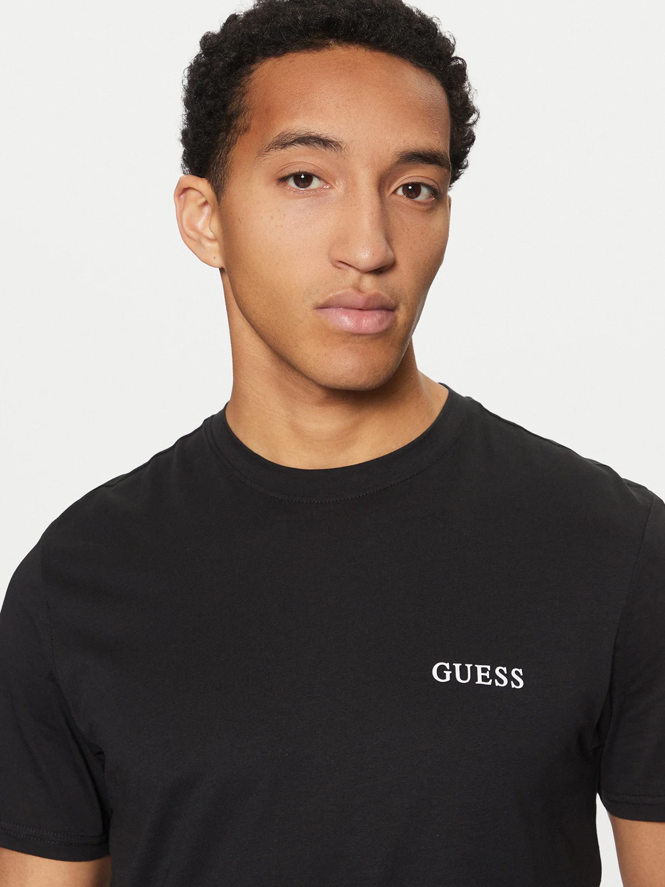 Футболки и поло GUESS модель U4BM03-KCAM1-JBLK Фото