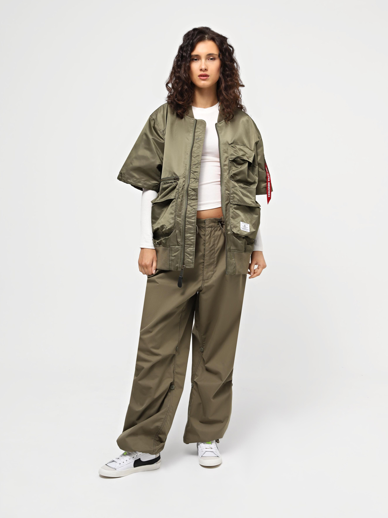 Куртки и дубленки Alpha Industries модель UJL54000C1_359 Куртки и дубленки Alpha Industries модель UJL54000C1_359 Фото