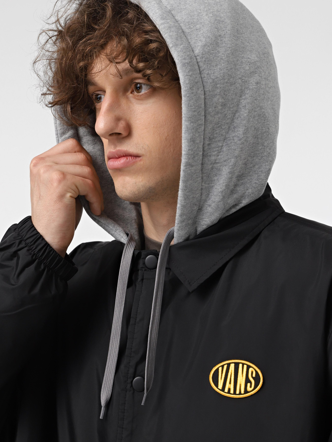 Куртки и дубленки Vans модель VN000HMHBLK1 Фото