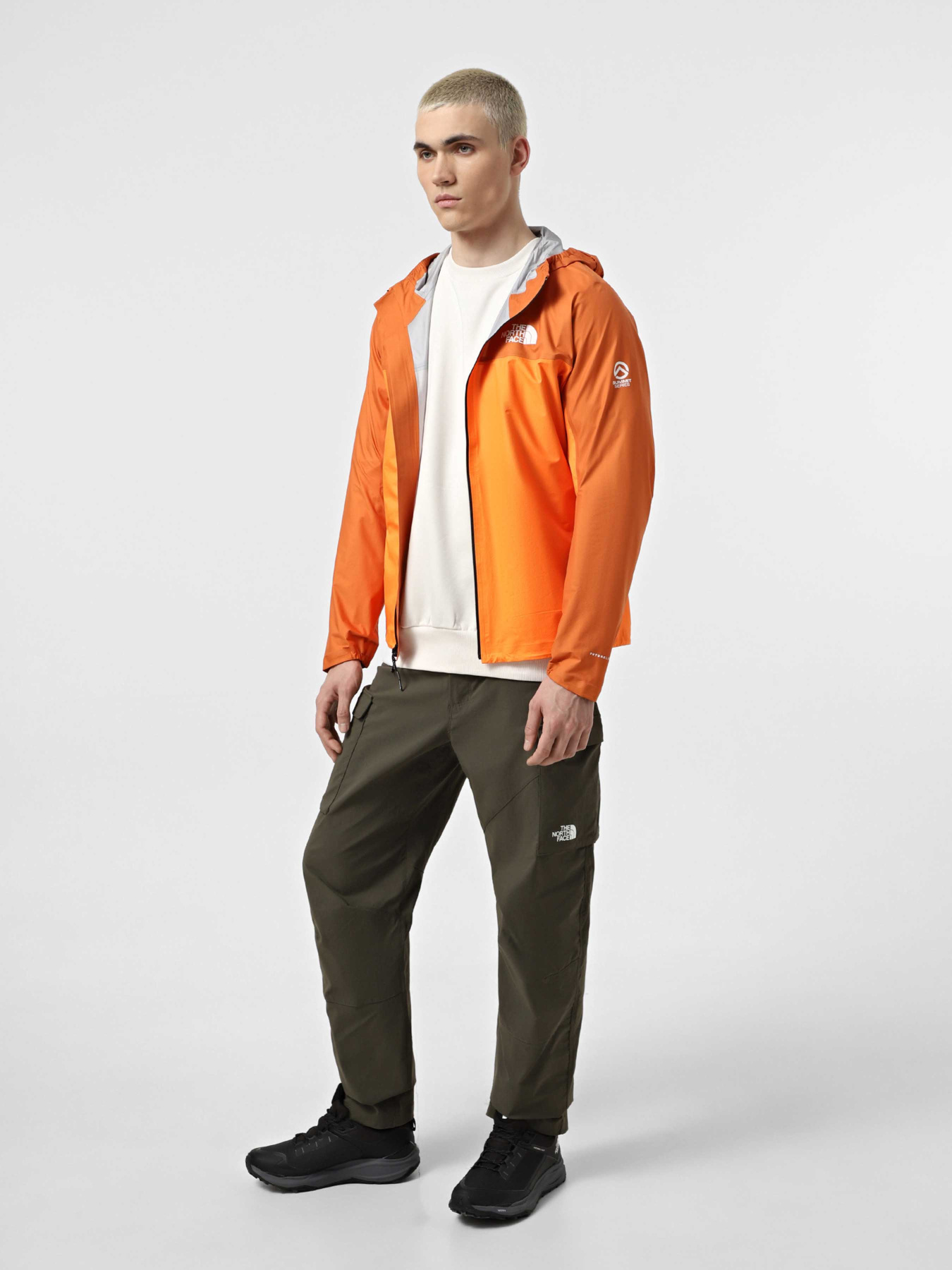 Куртки и дубленки The North Face Futurelight™ модель NF0A86WG58B1 Фото