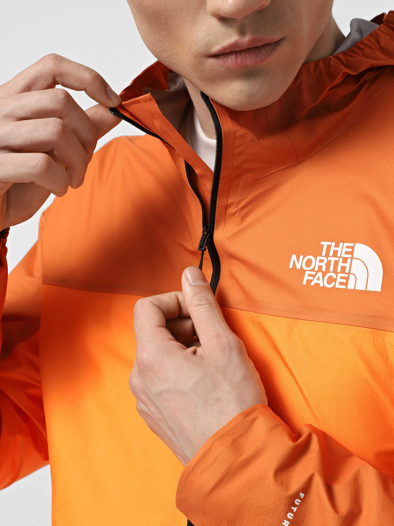 Куртки и дубленки The North Face Futurelight™ модель NF0A86WG58B1 Фото