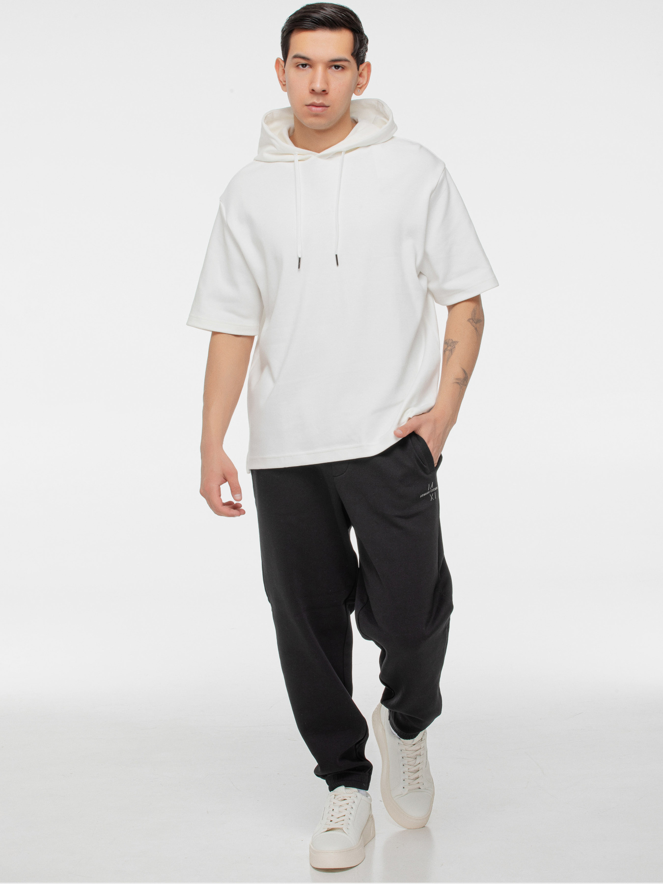 Худи и свитшоты Armani Exchange модель XM000495-AF10365-U0009 Фото