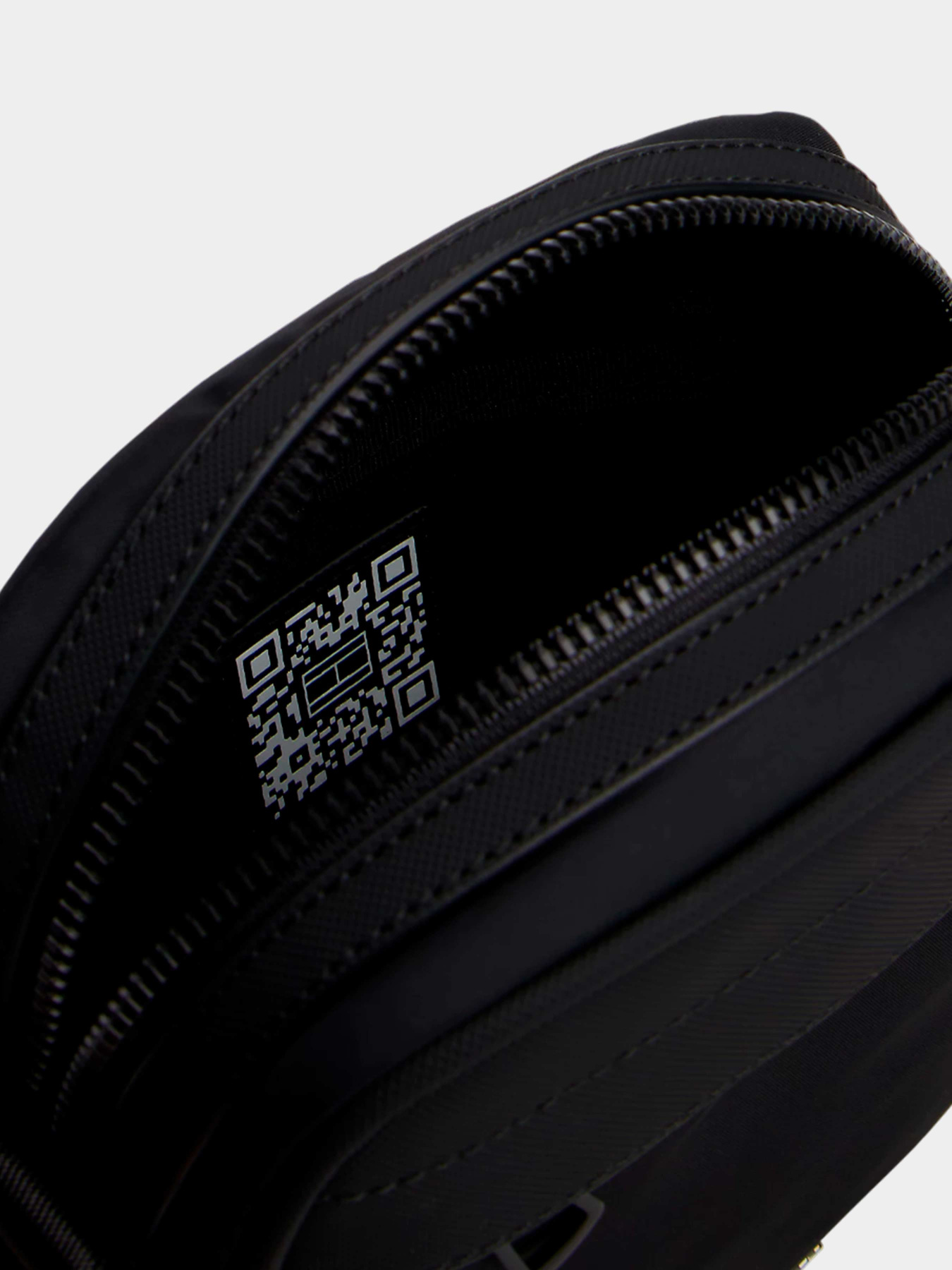 Сумки Tommy Hilfiger модель AM0AM13185-BDS Фото