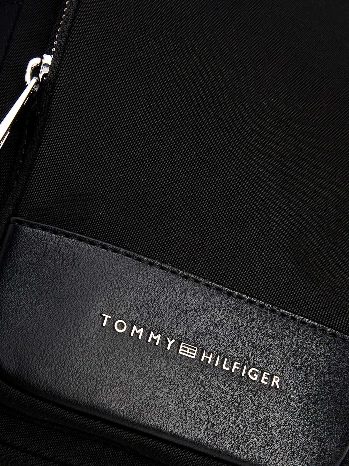 Сумки Tommy Hilfiger модель AM0AM13190-BDS Фото