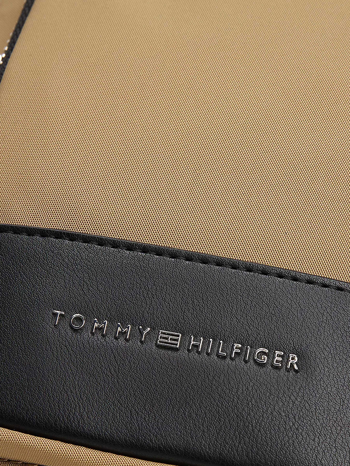 Сумки Tommy Hilfiger модель AM0AM13190-RBT Фото