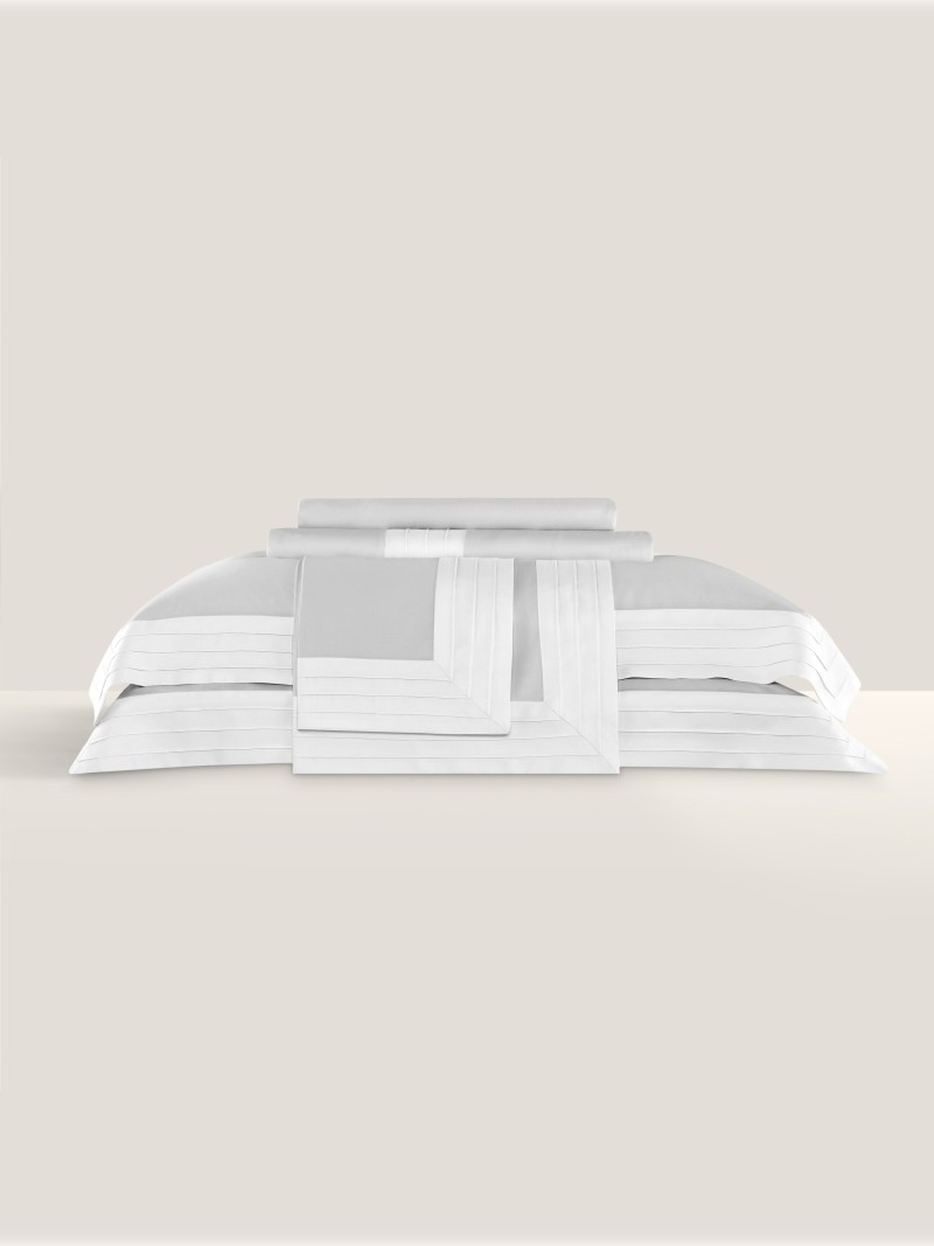 Комплект постельного белья Эдем сер/бел 200х210/260х270/50х70 TOGAS модель 1006.00826 Фото