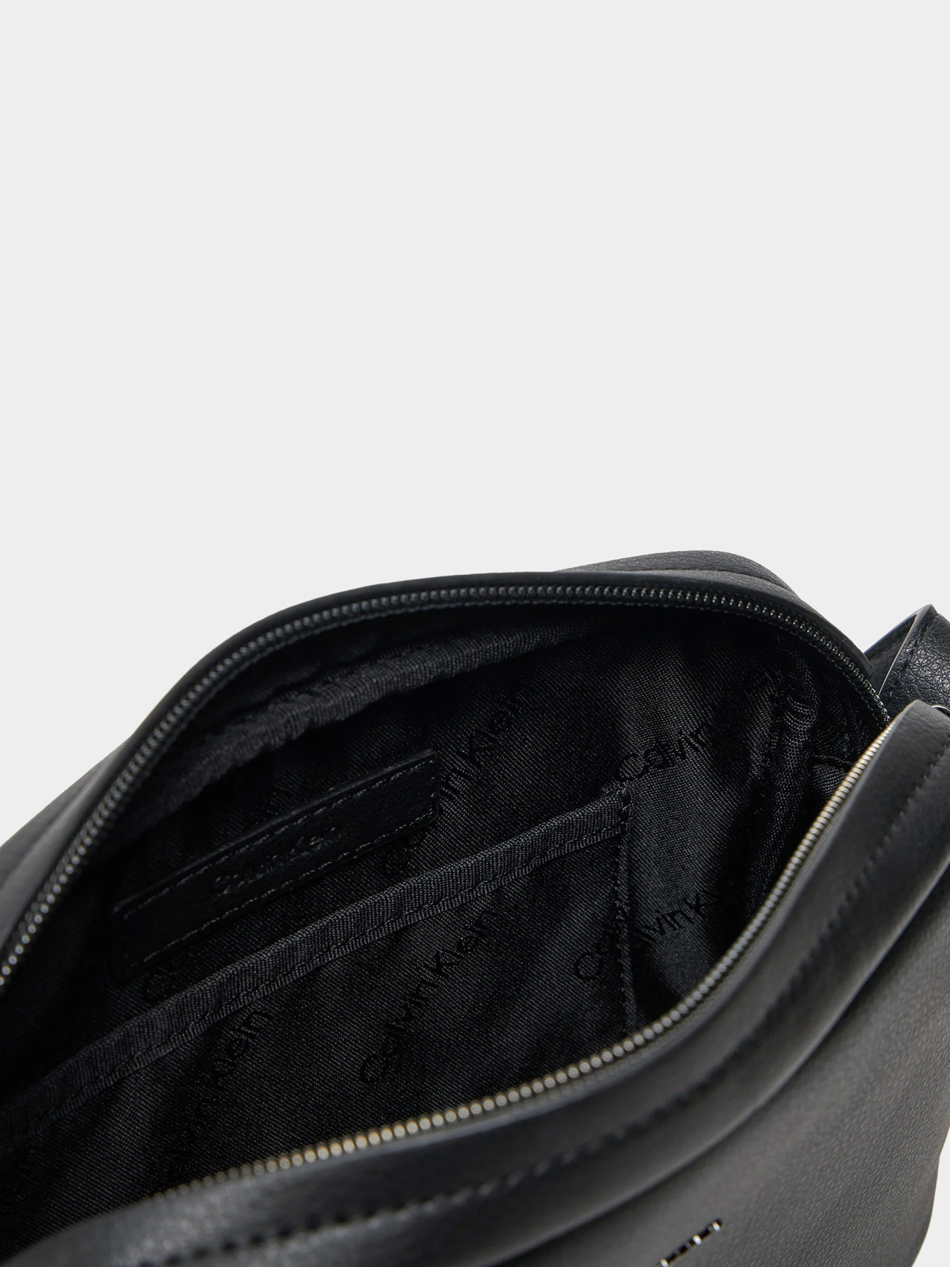 Сумки Calvin Klein модель K50K512905-BEH Фото