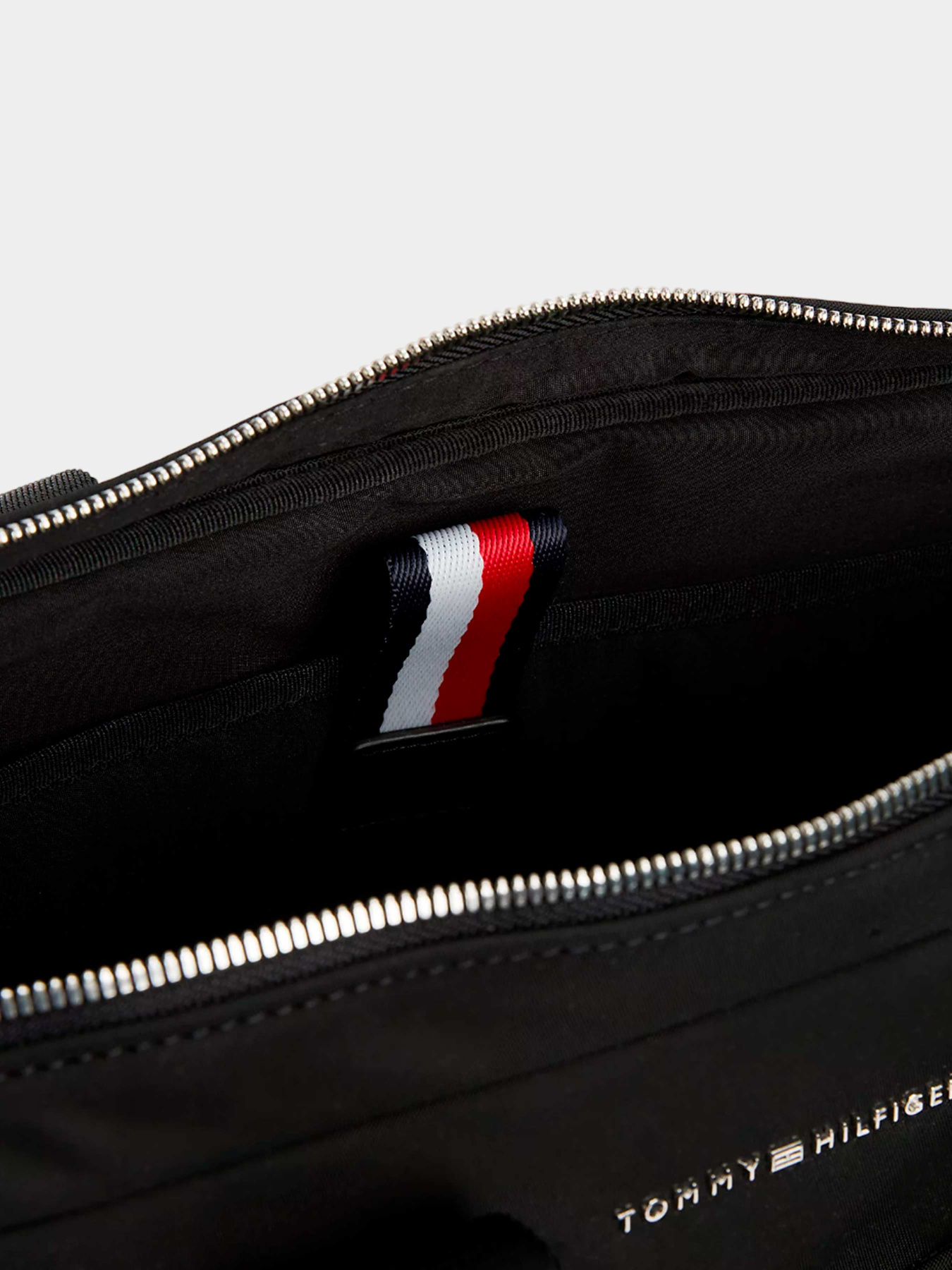 Сумки Tommy Hilfiger модель AM0AM13191-BDS Фото