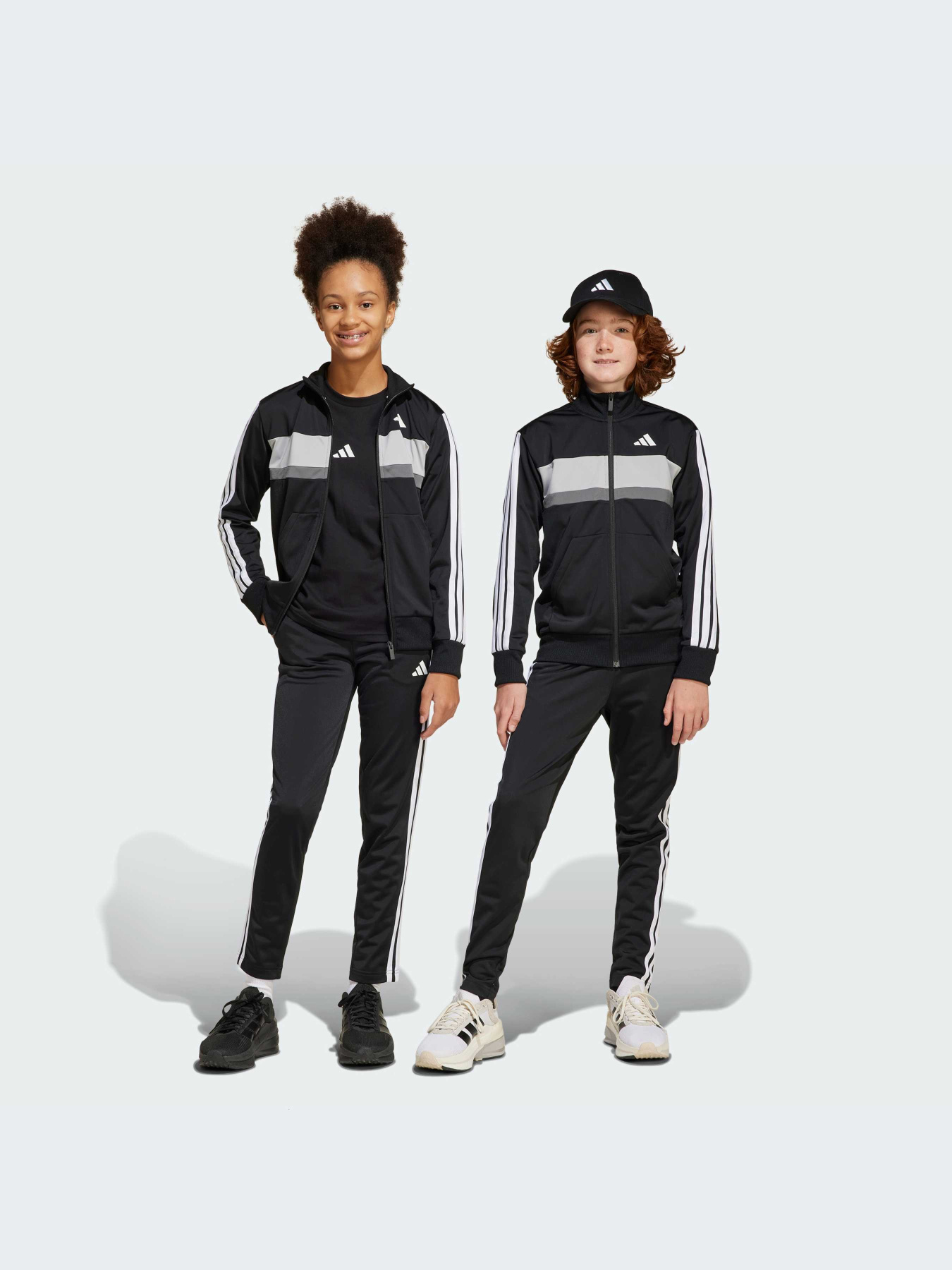 Костюмы Adidas модель JY0509-KZ Костюмы Adidas модель JY0509-KZ Фото