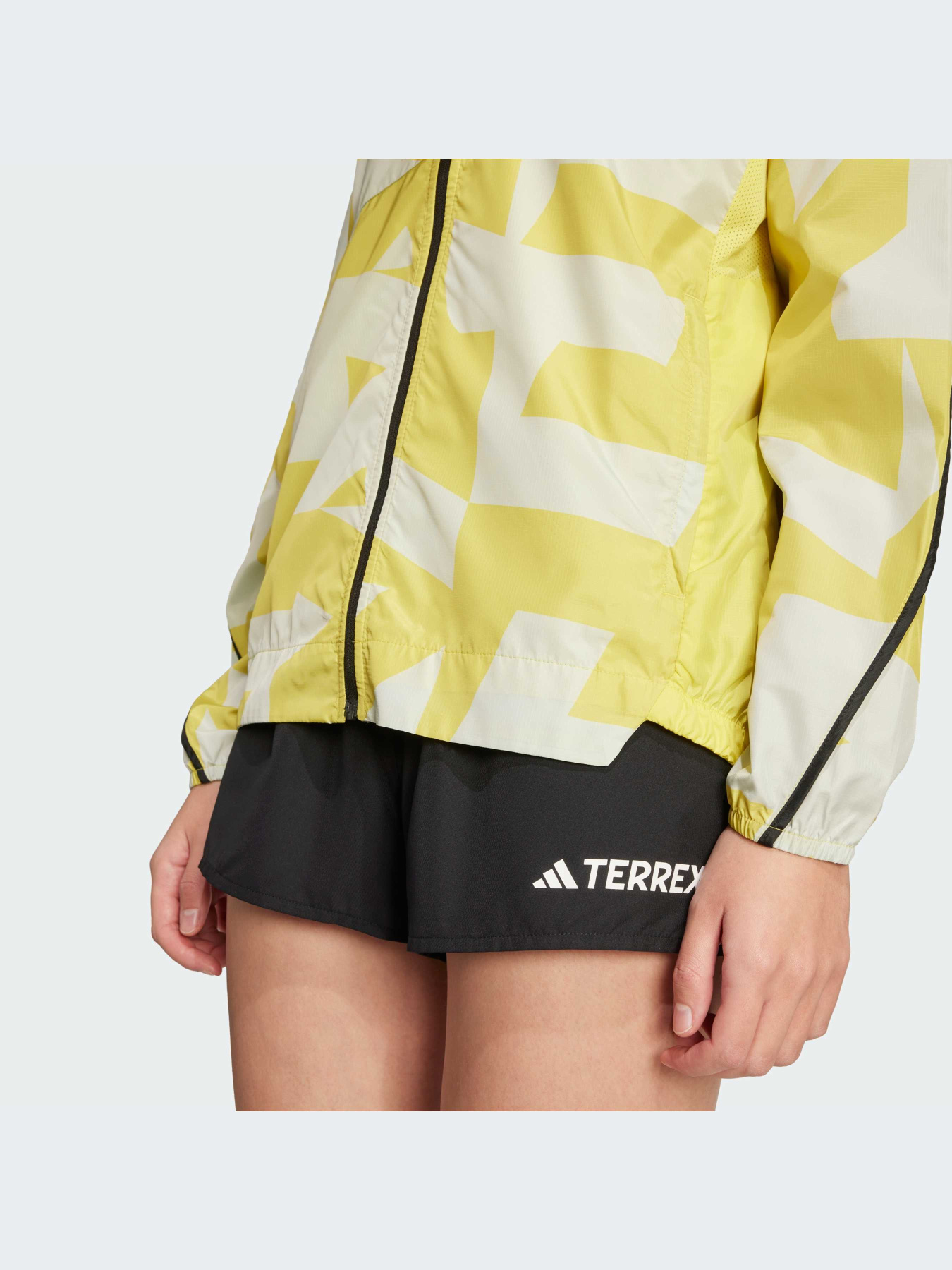 Куртки и дубленки Adidas модель JF1502-KZ Фото