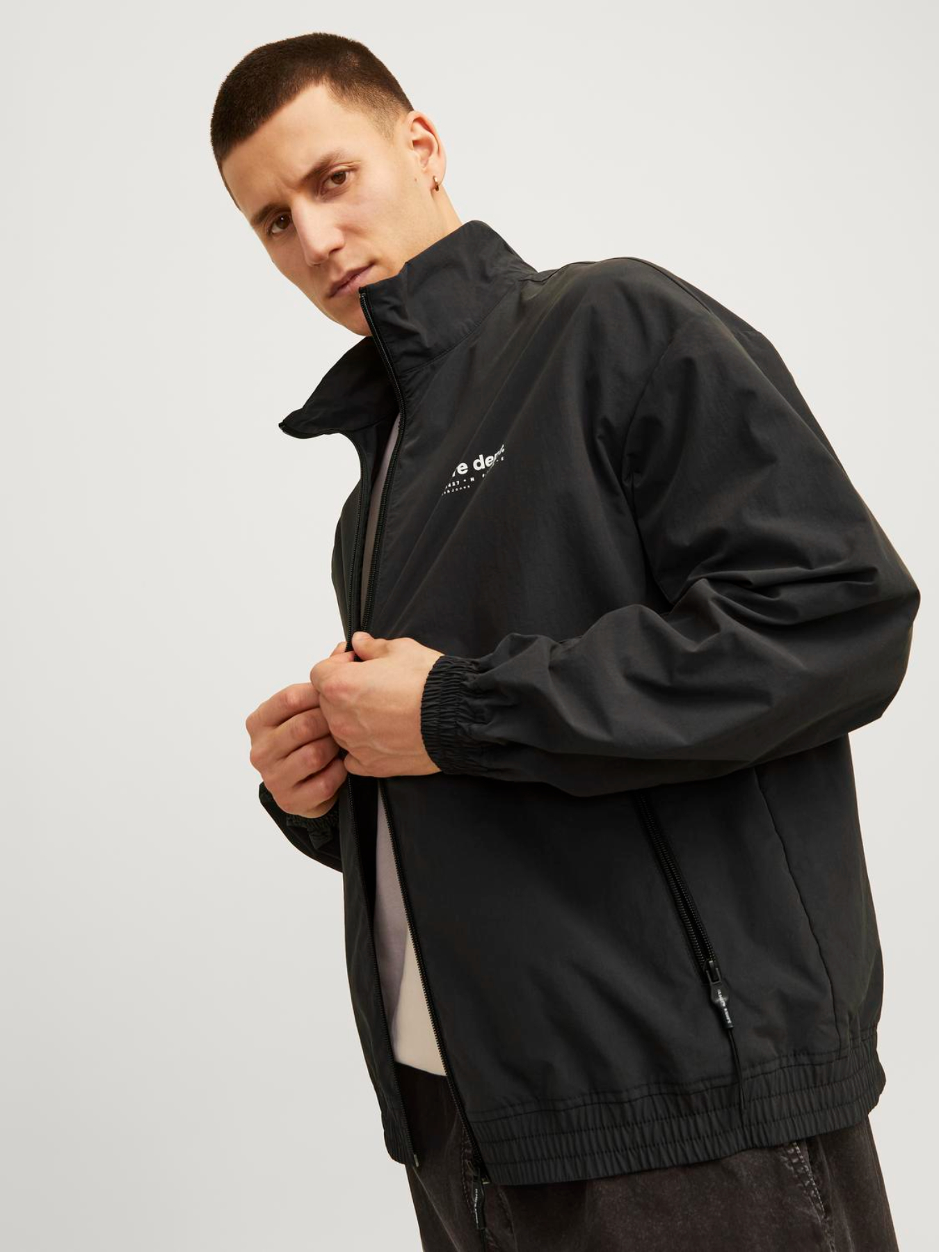 Куртки и дубленки JACK & JONES модель 12257200_Black Фото