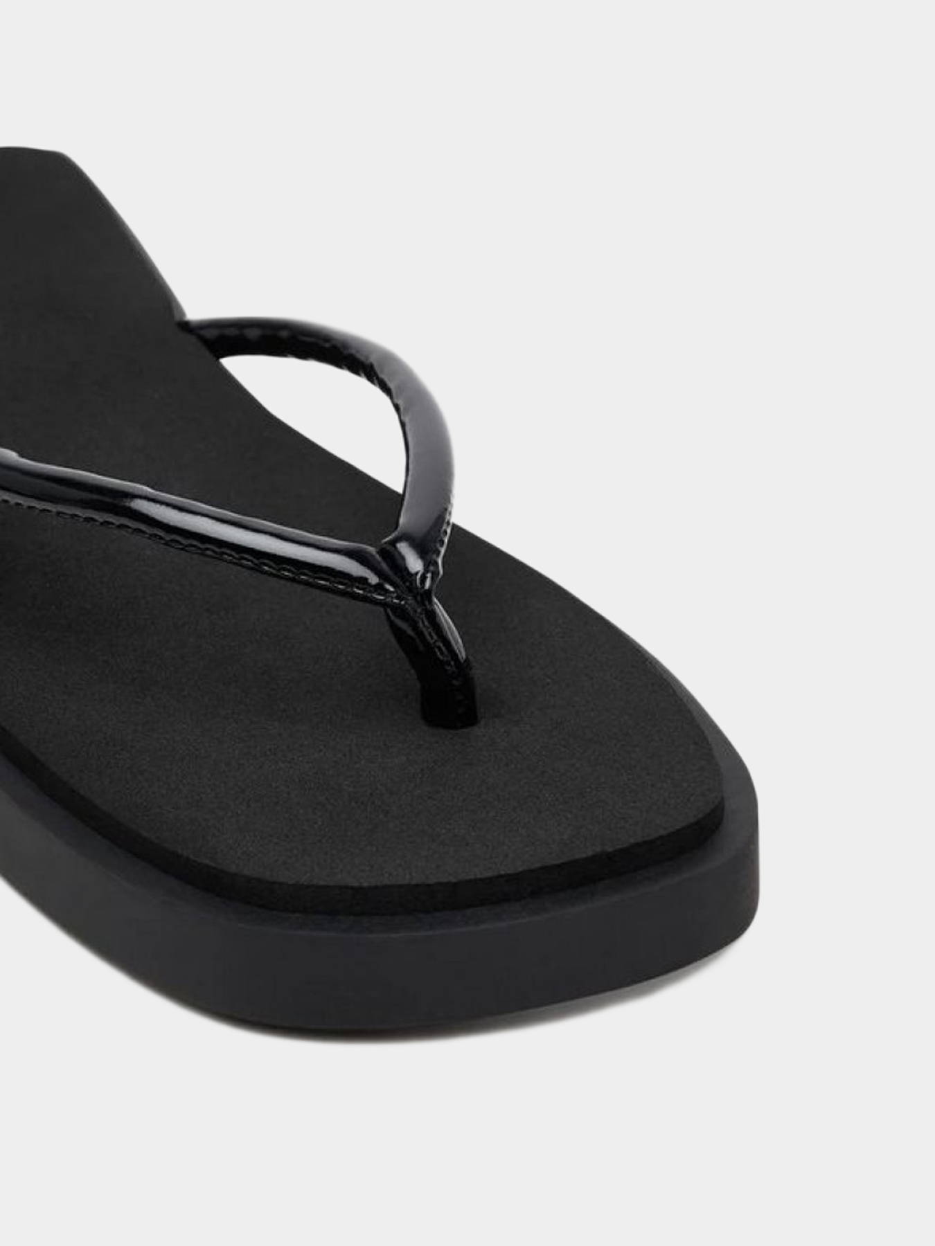 Шлёпанцы Calvin Klein модель YW0YW01716-0GJ Фото