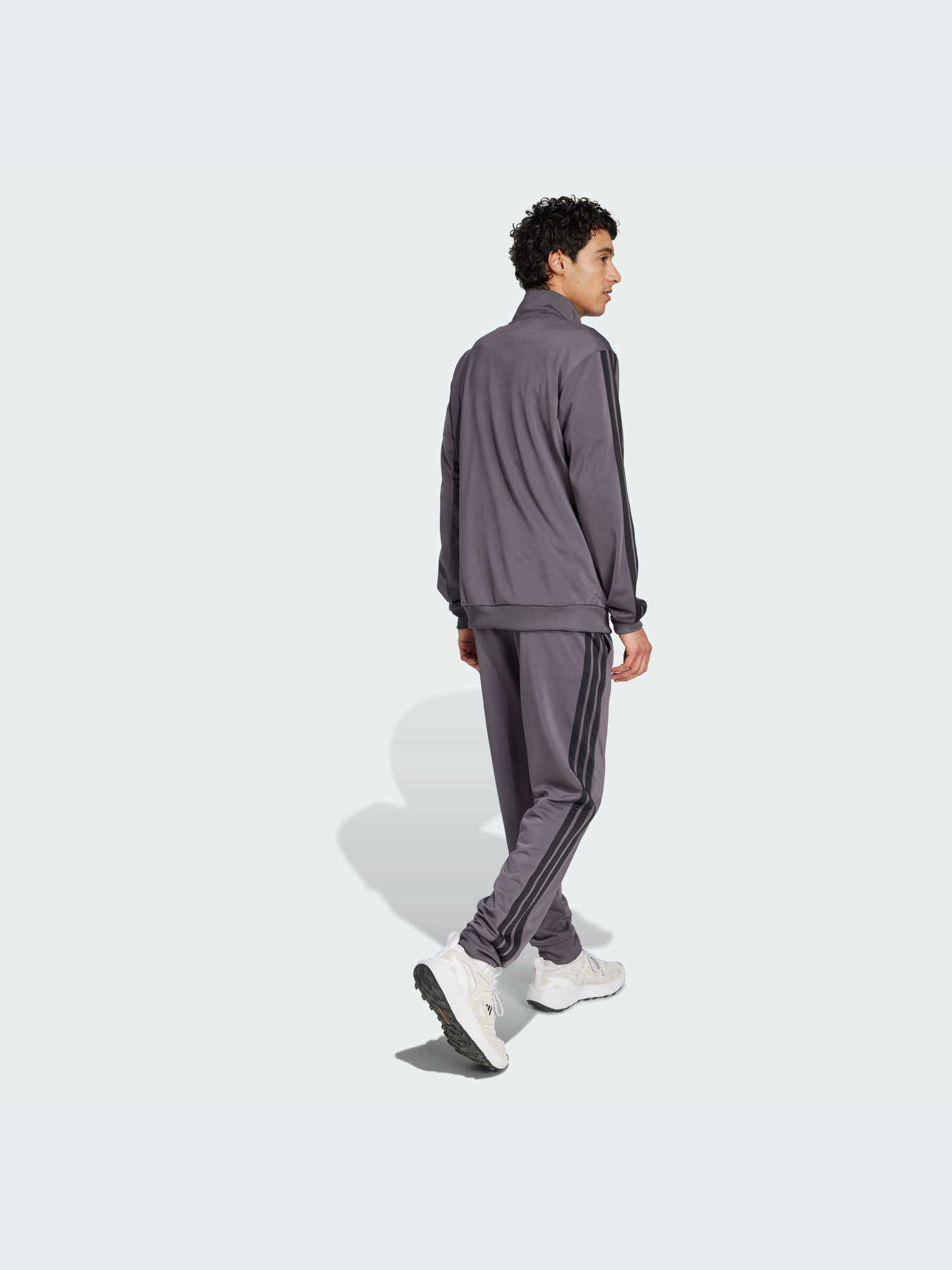 Костюмы Adidas 3 Stripes модель JI8856-KZ Костюмы Adidas 3 Stripes модель JI8856-KZ Фото