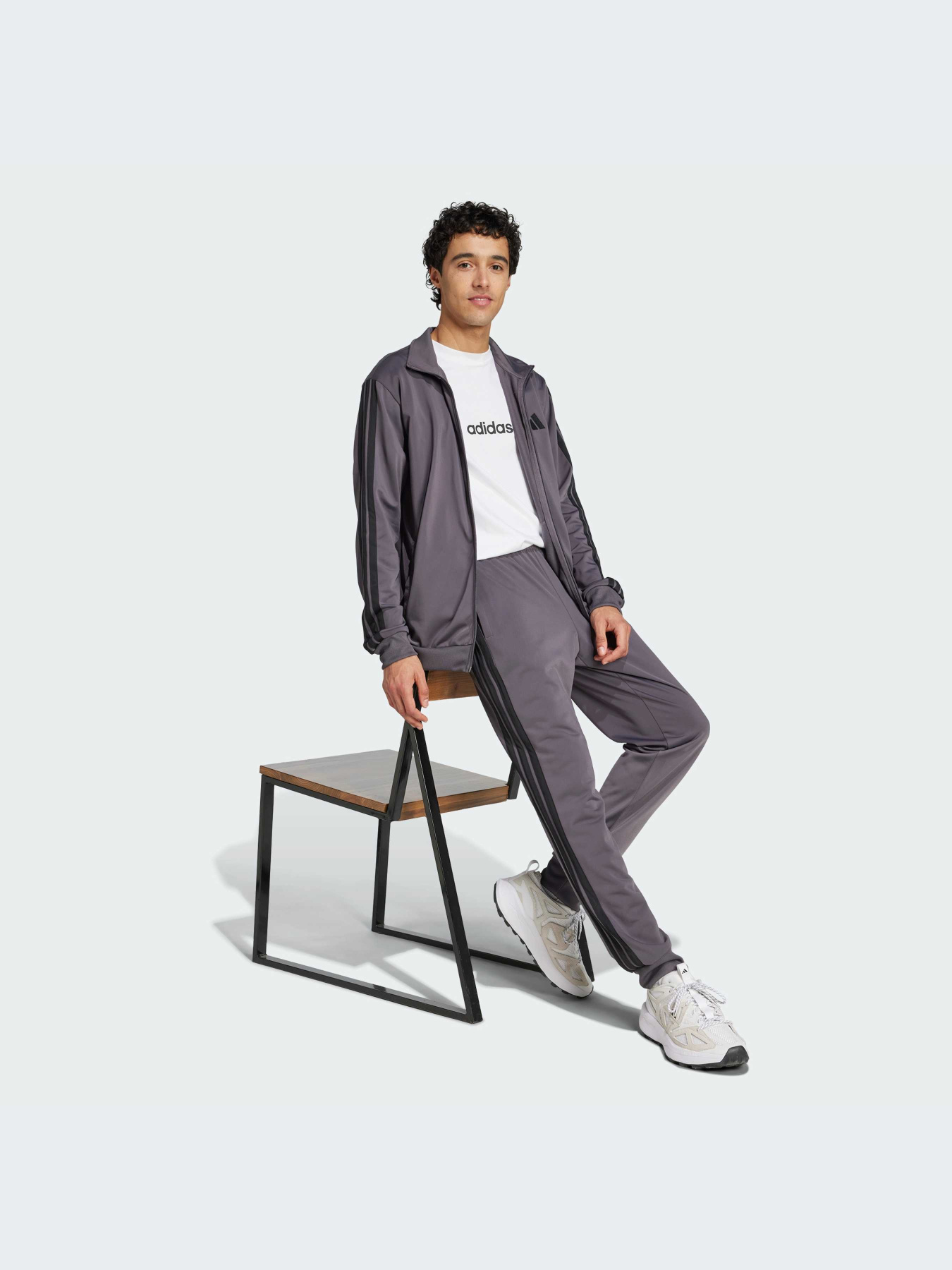 Костюмы Adidas 3 Stripes модель JI8856-KZ Костюмы Adidas 3 Stripes модель JI8856-KZ Фото