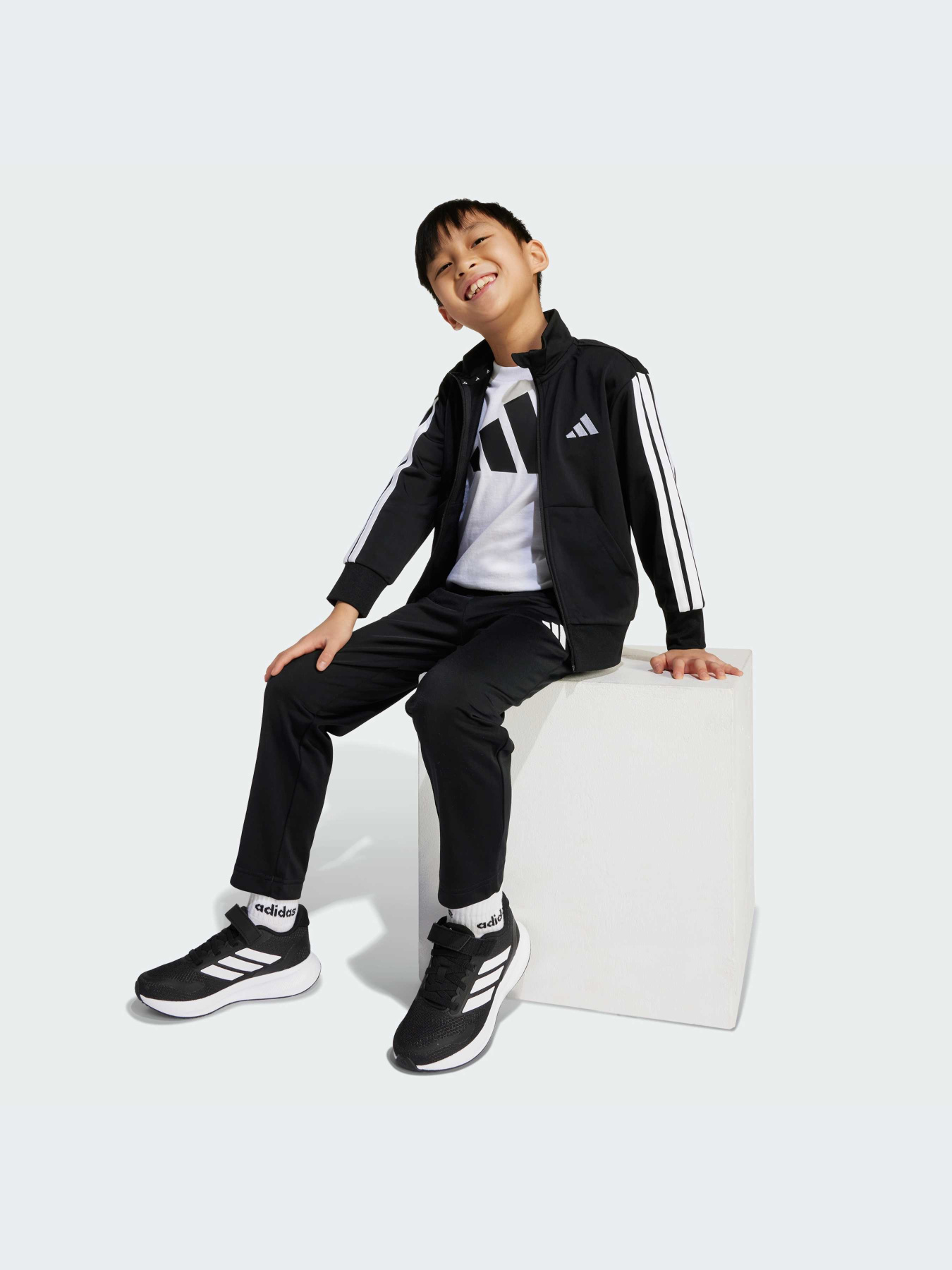 Костюмы Adidas модель JM0891-KZ Фото
