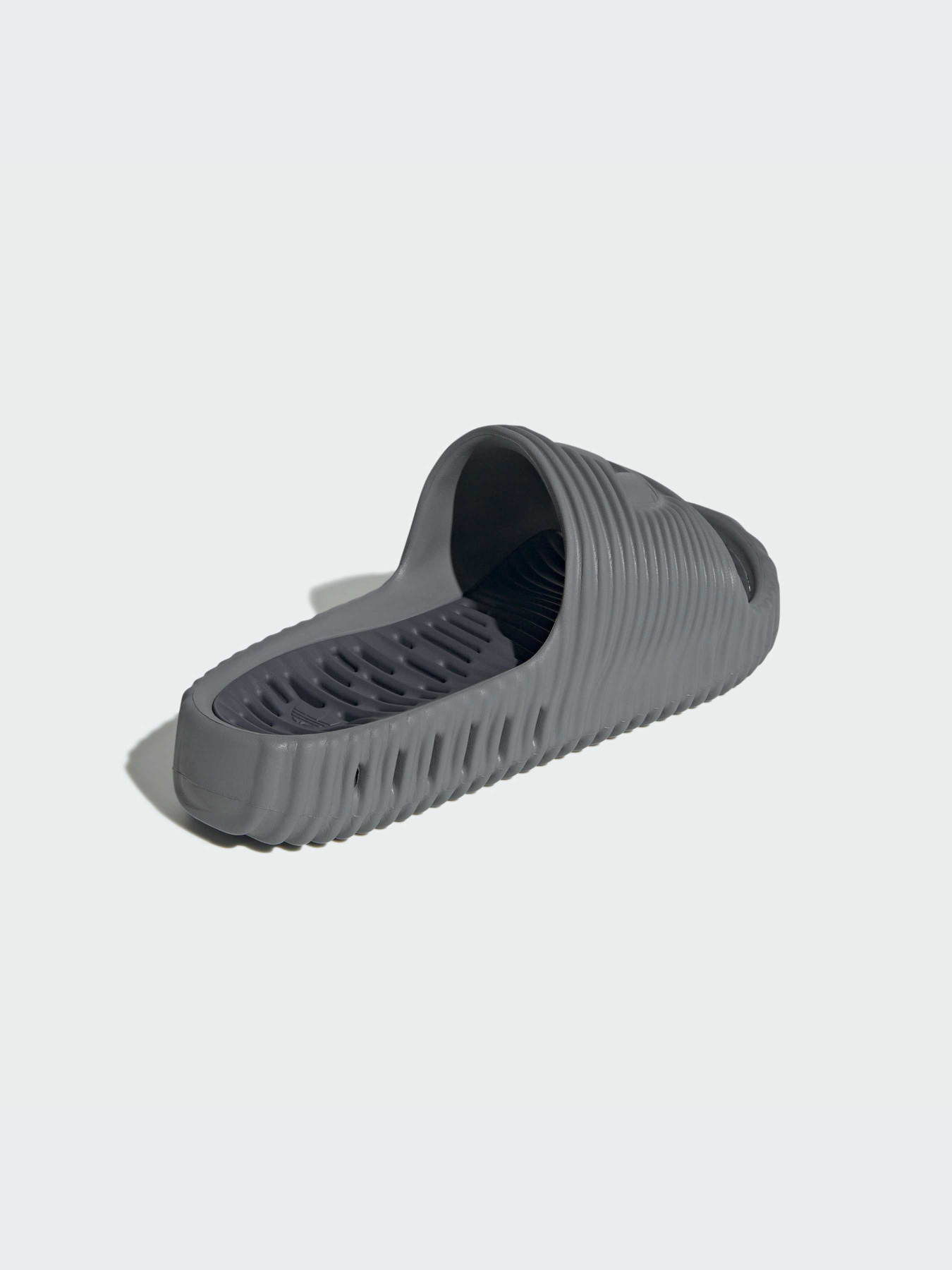 Шлёпанцы Adidas Adilette модель JR3614-KZ Шлёпанцы Adidas Adilette модель JR3614-KZ Фото